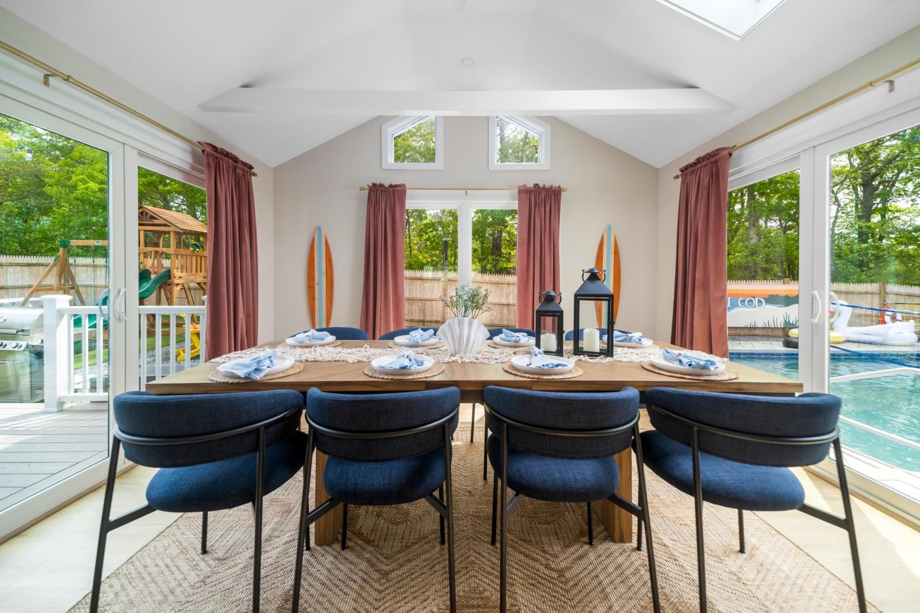 Cape Cod heated Pool, Putting Green, Speak Easy, Game room,