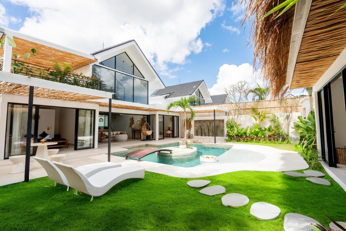 NEW! Villa Aurora - 4BR Villa in Kerobokan