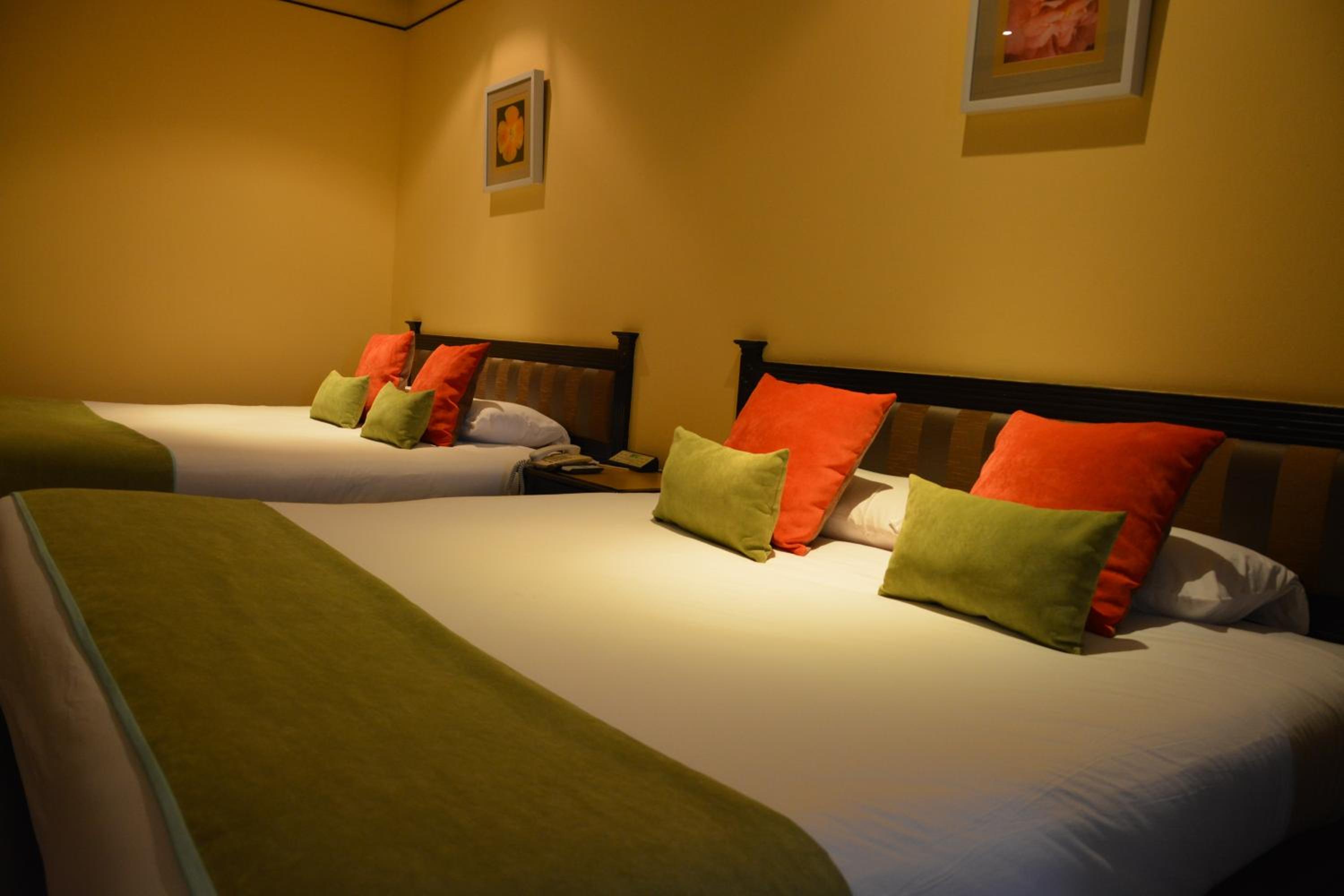 Sir James Resort