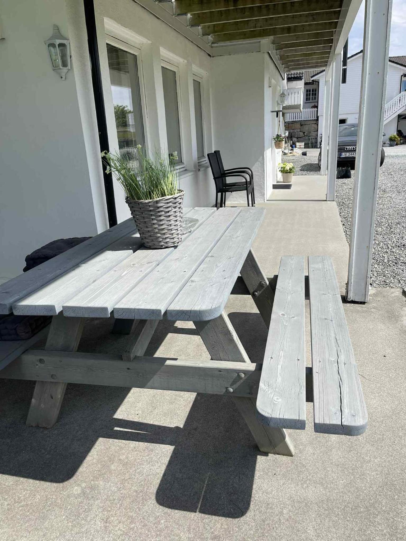 Bright & Spacious Apartment by the Sea, Free Parking, 10min to Airport, 12min to Ålesund