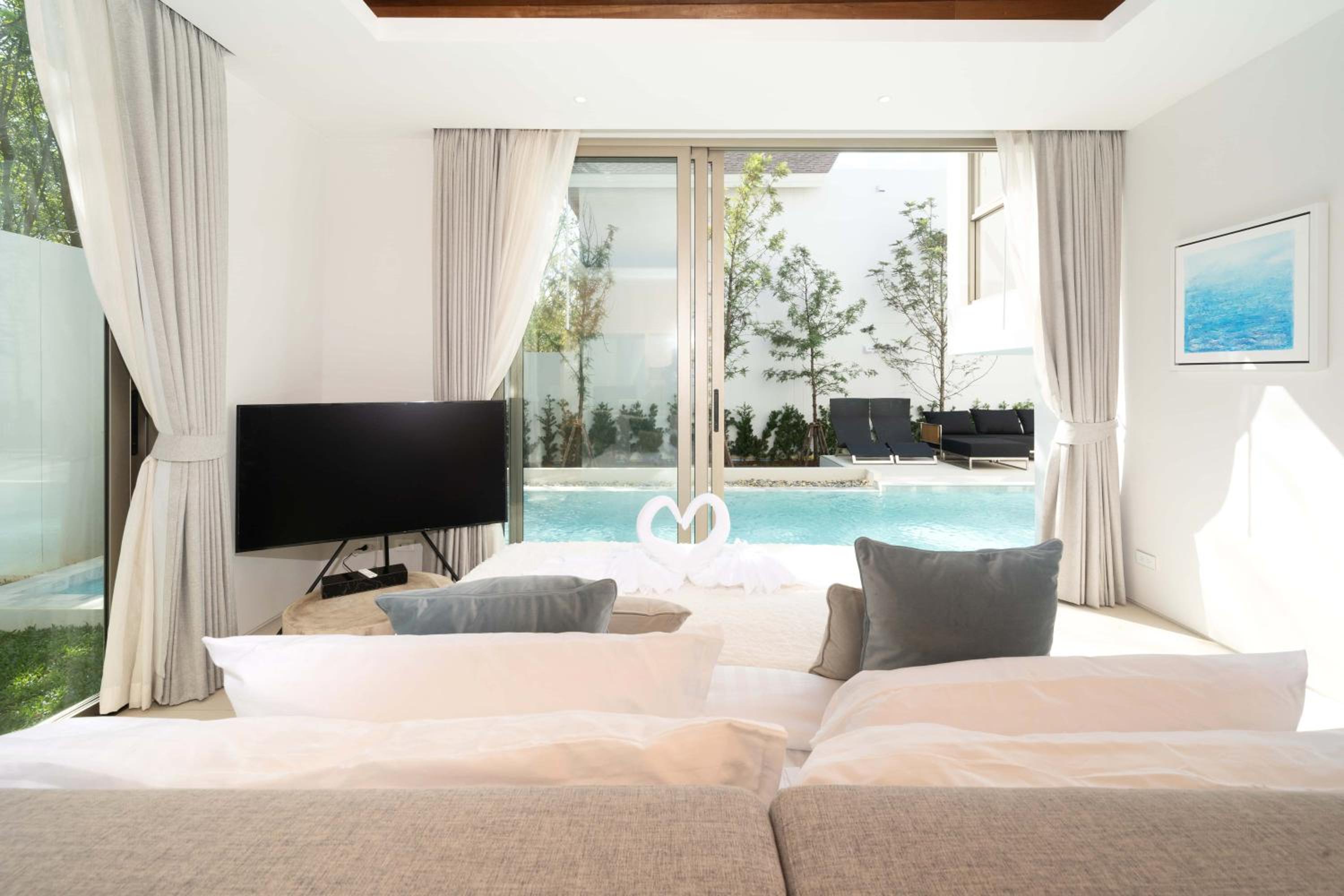 Modern 3BR Pool Villa near Laguna- Lux Pride 4 by Warm Plus