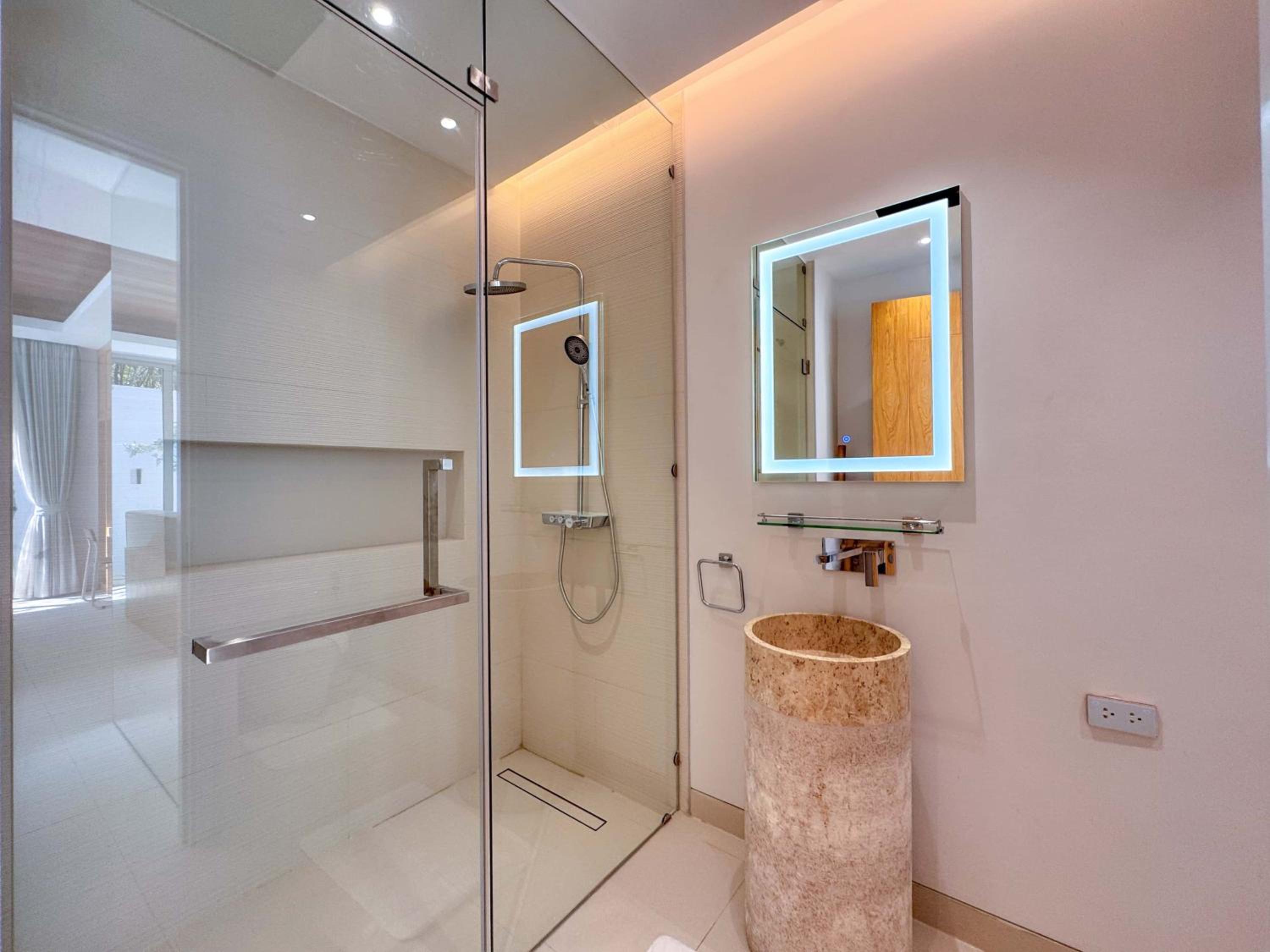 Modern 3BR Pool Villa near Laguna- Lux Pride 4 by Warm Plus