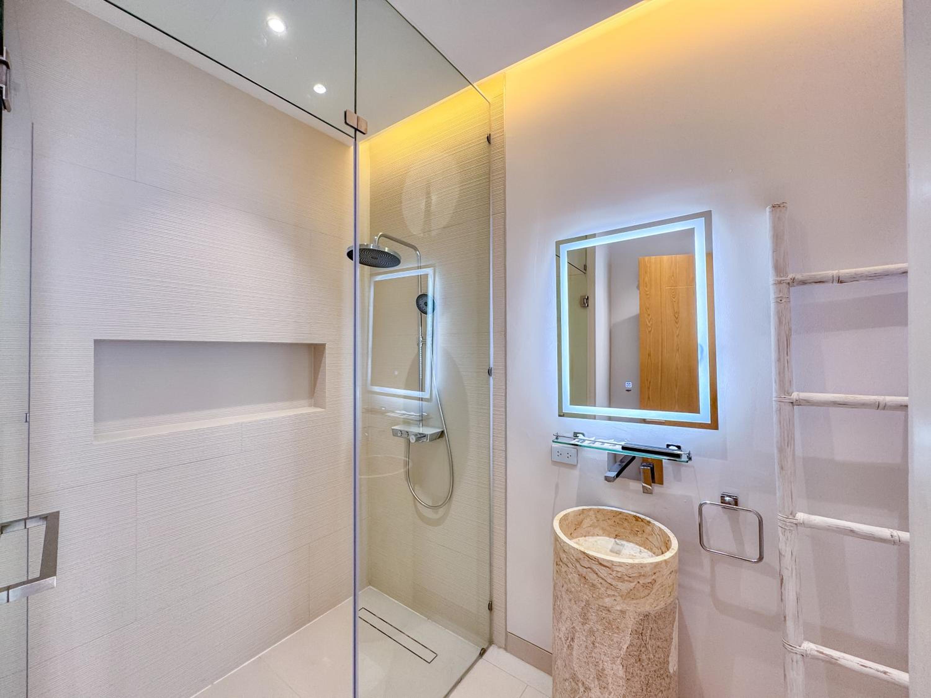 Modern 3BR Pool Villa near Laguna- Lux Pride 4 by Warm Plus