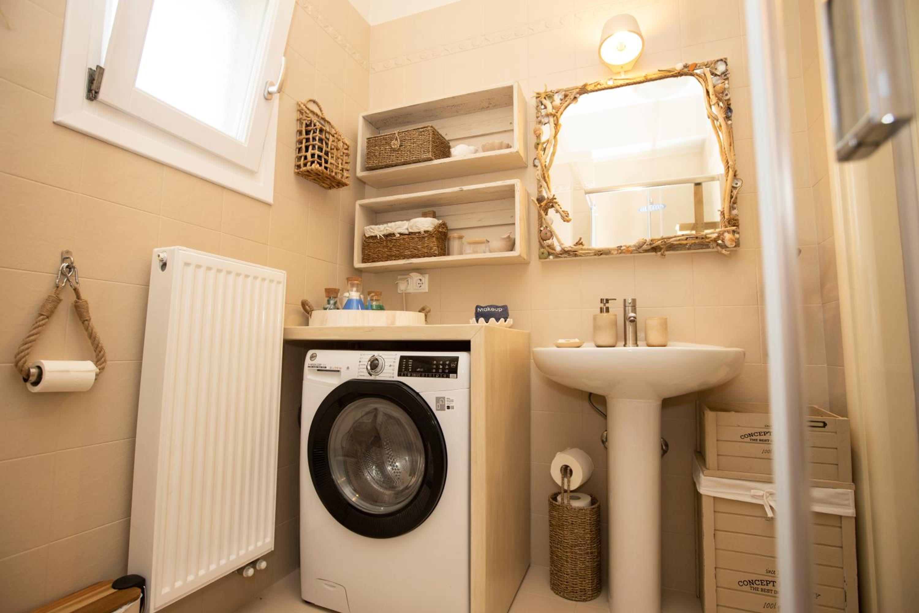 Golden Palm Tree Maisonette