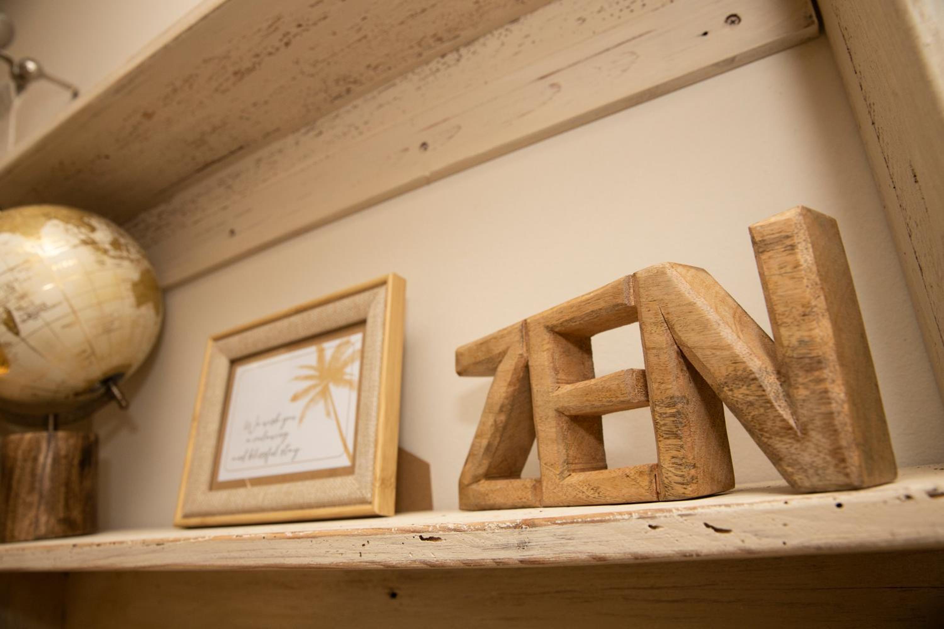 Golden Palm Tree Maisonette