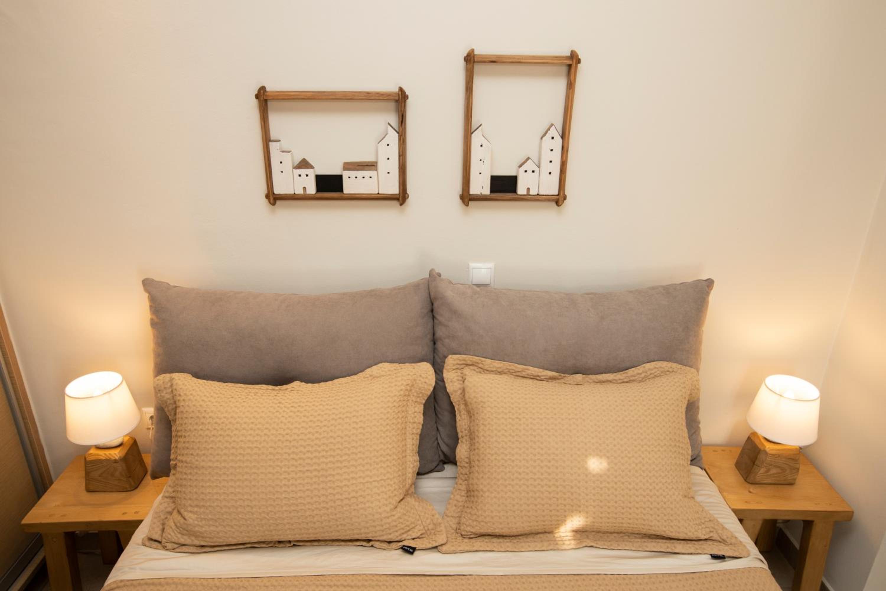 Golden Palm Tree Maisonette