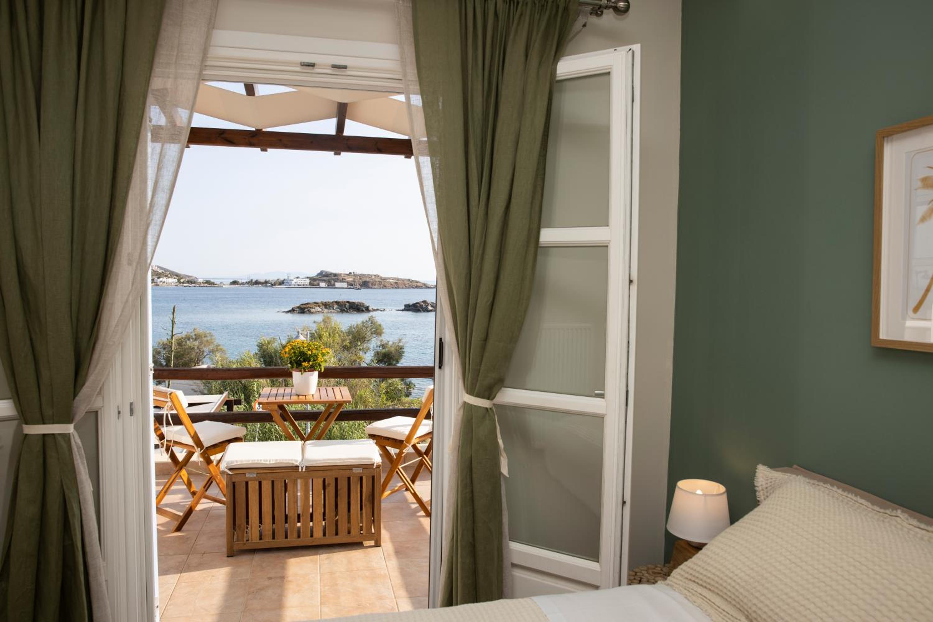 Golden Palm Tree Maisonette