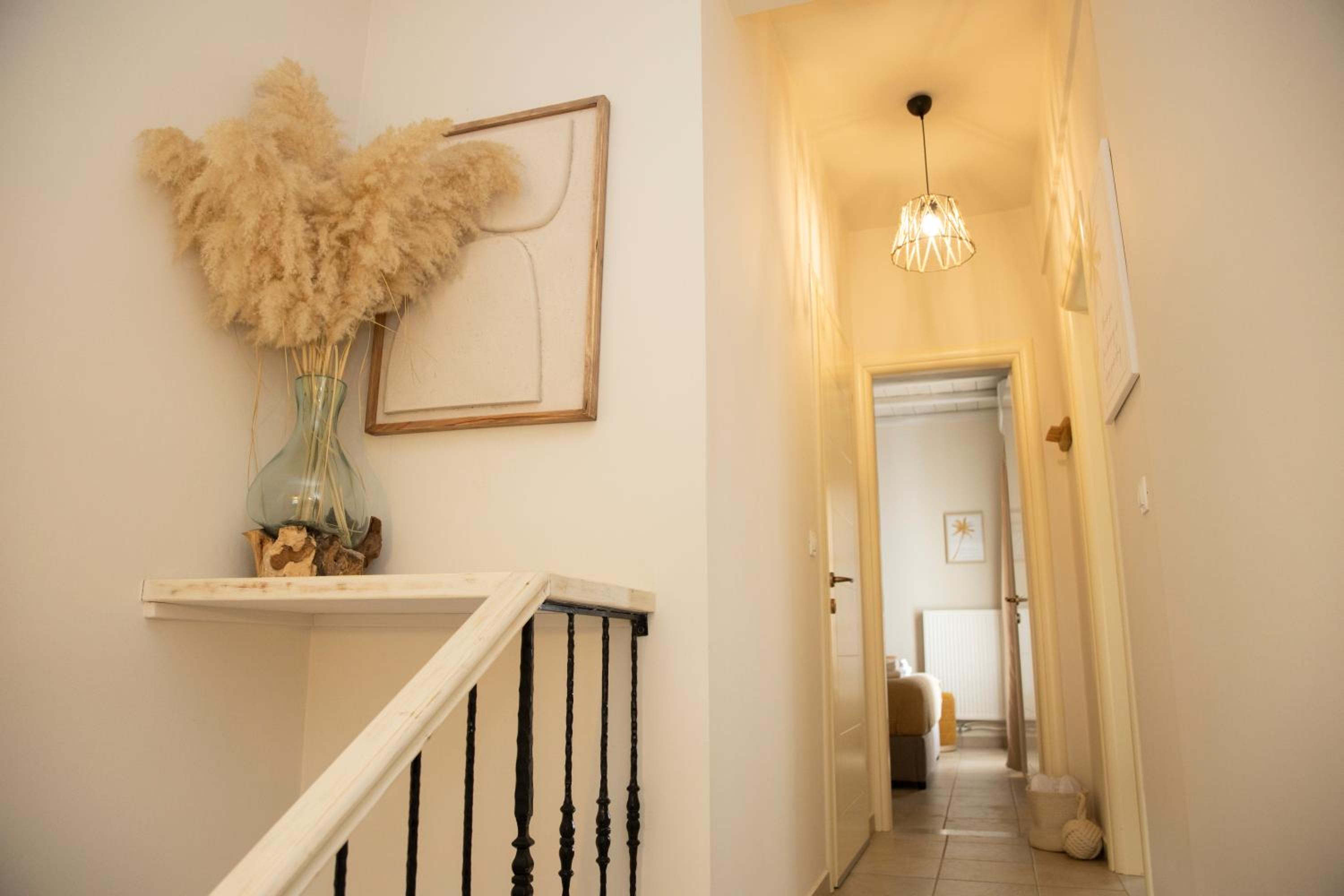 Golden Palm Tree Maisonette