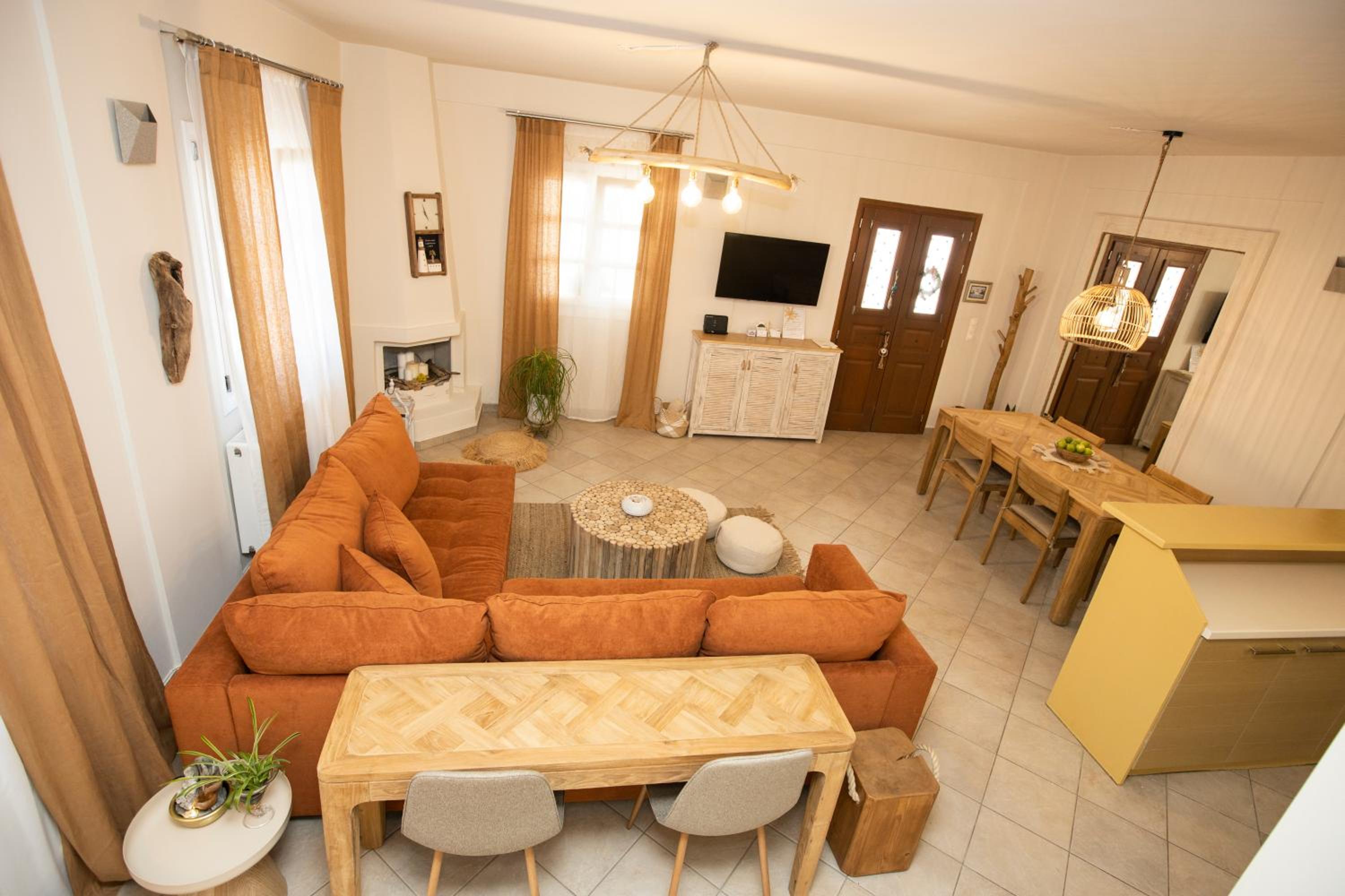 Golden Palm Tree Maisonette