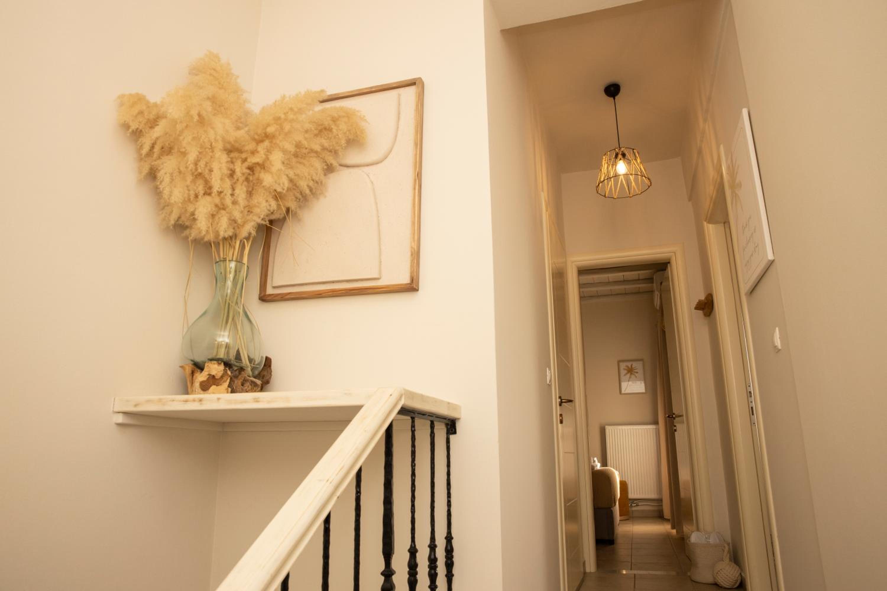 Golden Palm Tree Maisonette