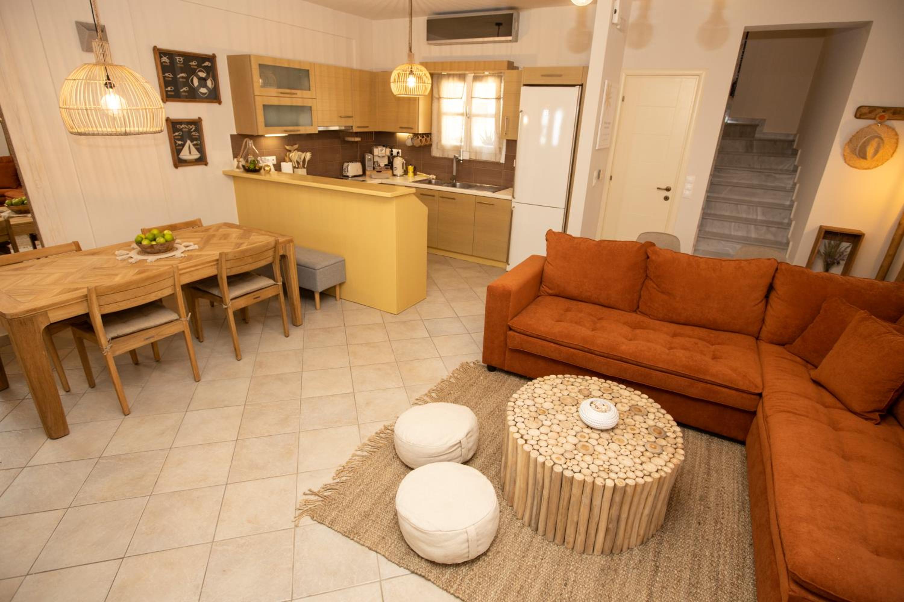 Golden Palm Tree Maisonette