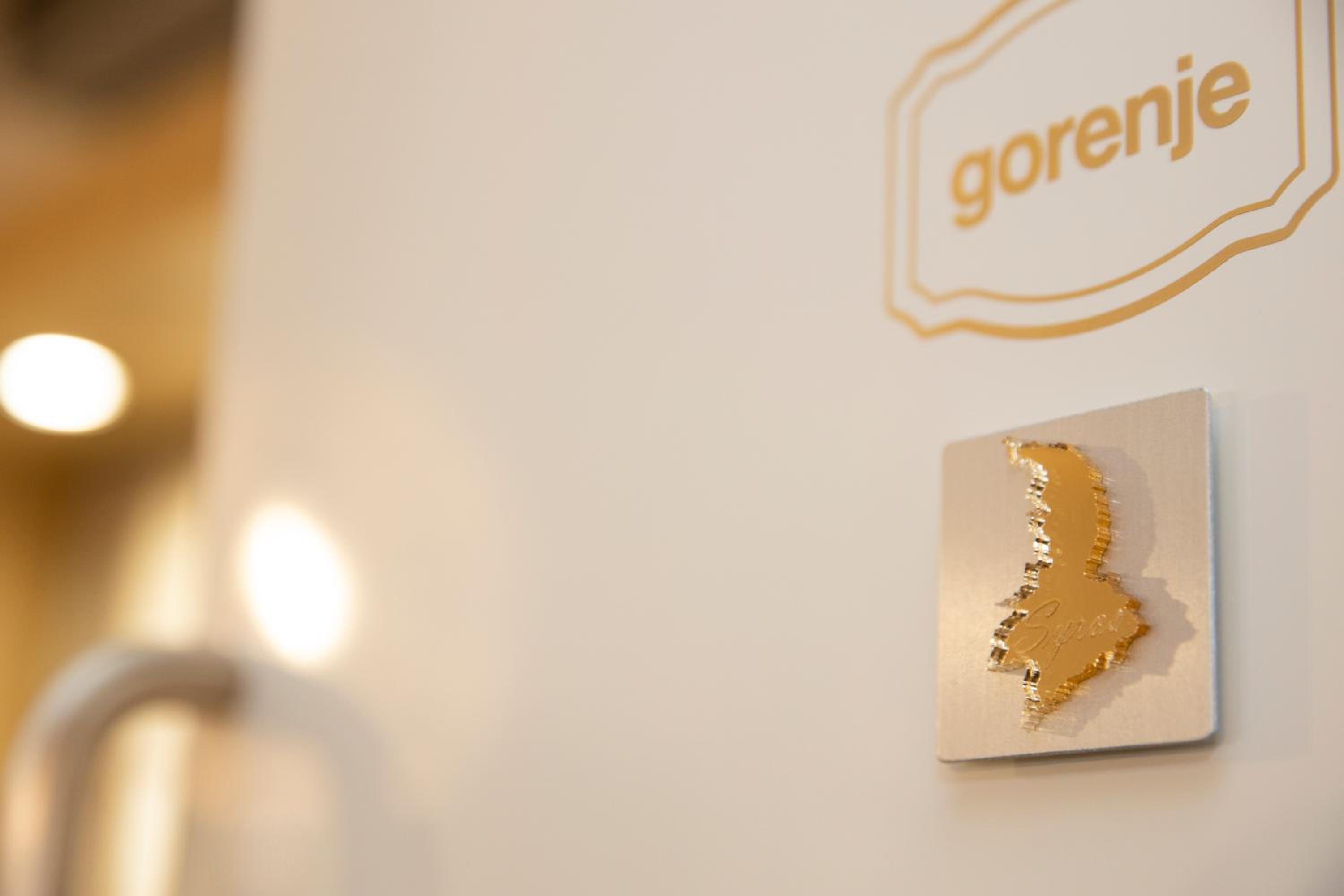 Golden Palm Tree Maisonette