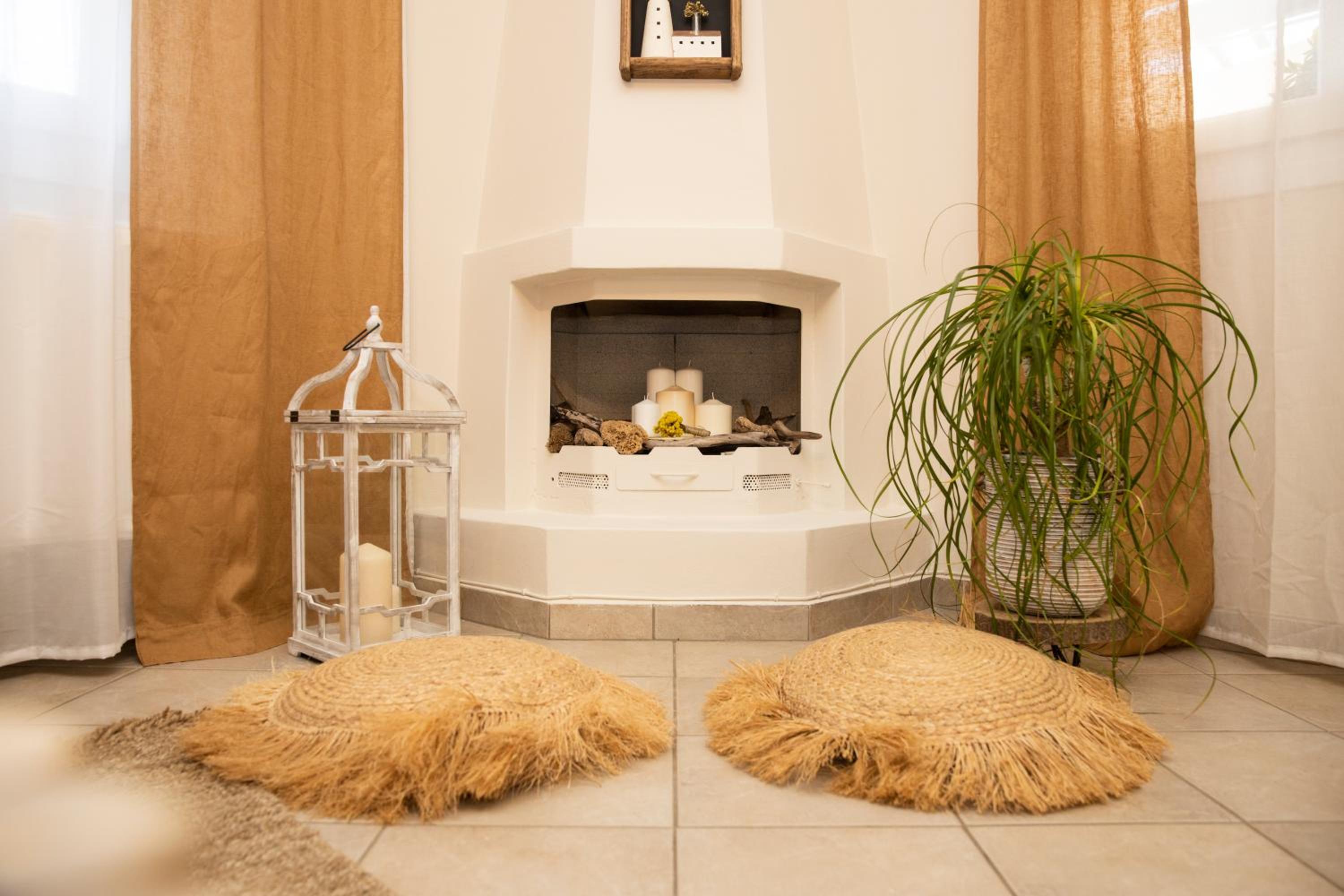 Golden Palm Tree Maisonette