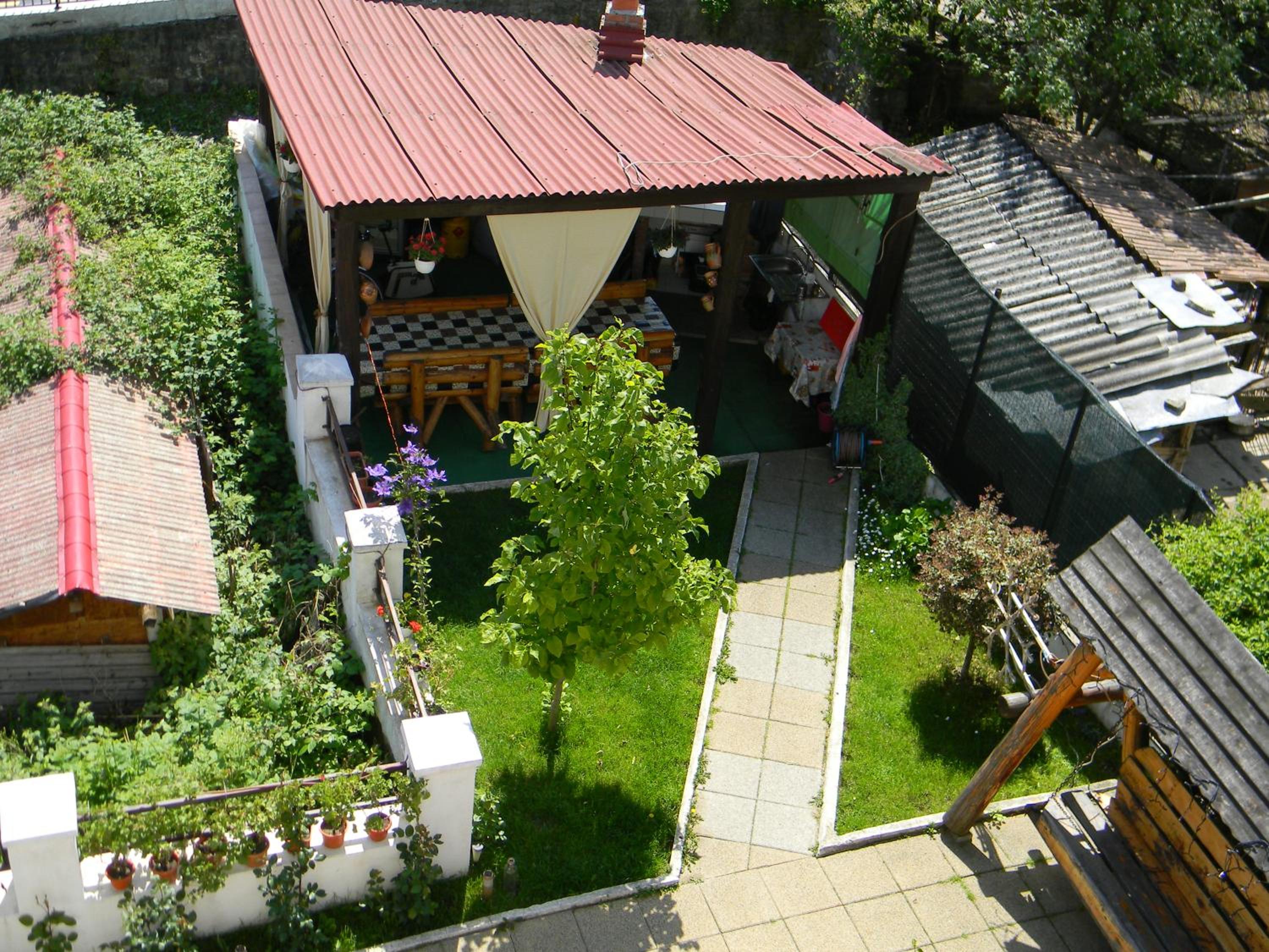 Photo 33