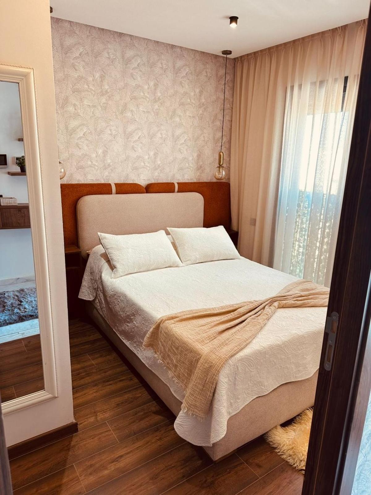 Modern & Fully equipped 1BDR Flats in Palmiers Central Casablanca with Terrace & Parking