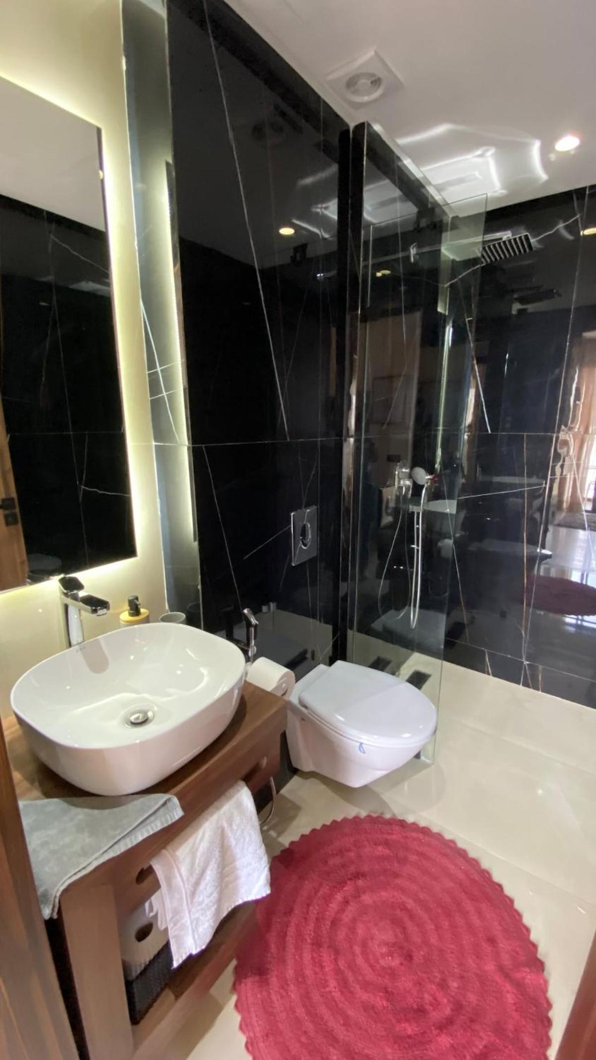Modern & Fully equipped 1BDR Flats in Palmiers Central Casablanca with Terrace & Parking