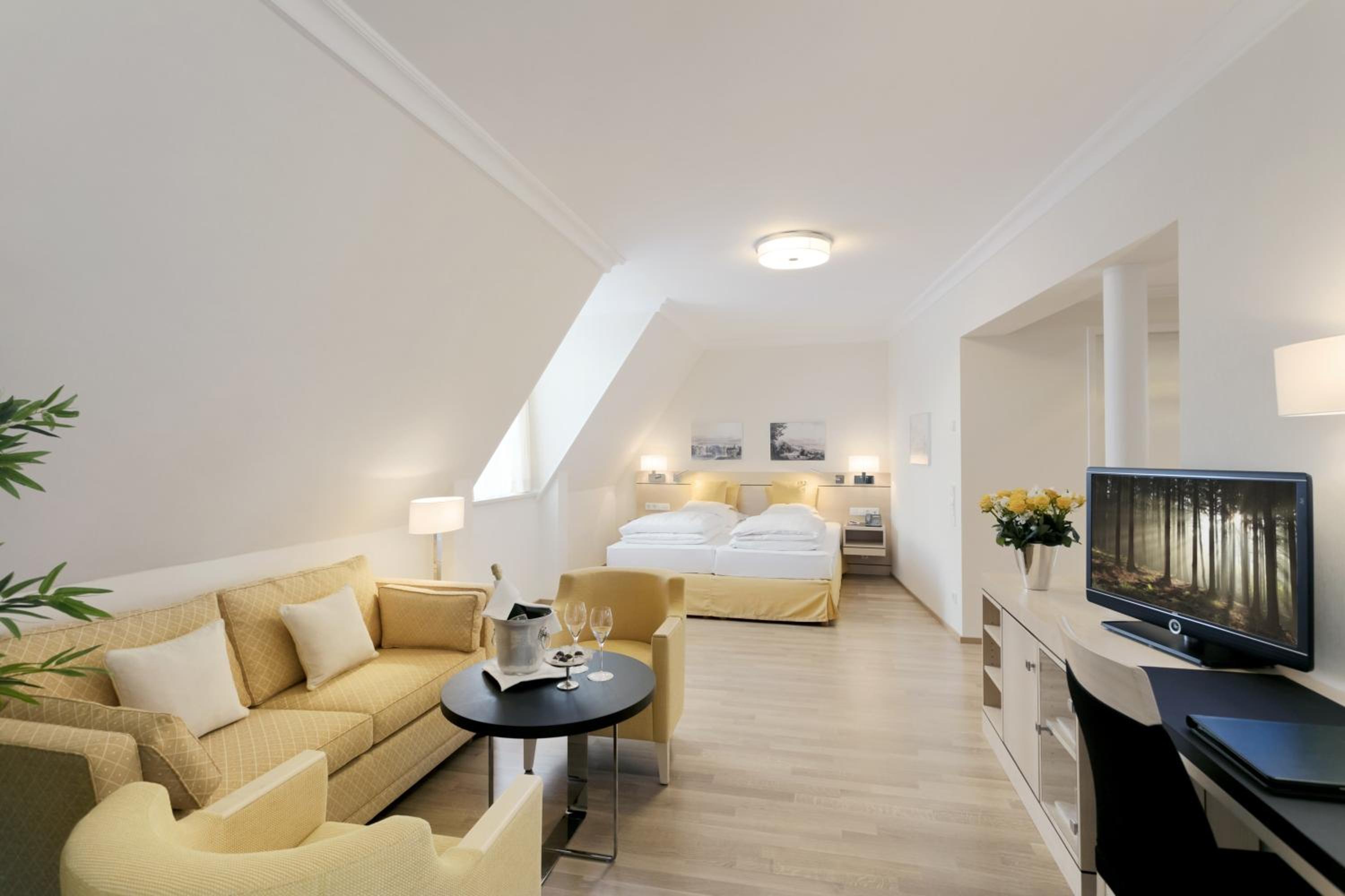 Hotel Bayerischer Hof - Property Image 11
