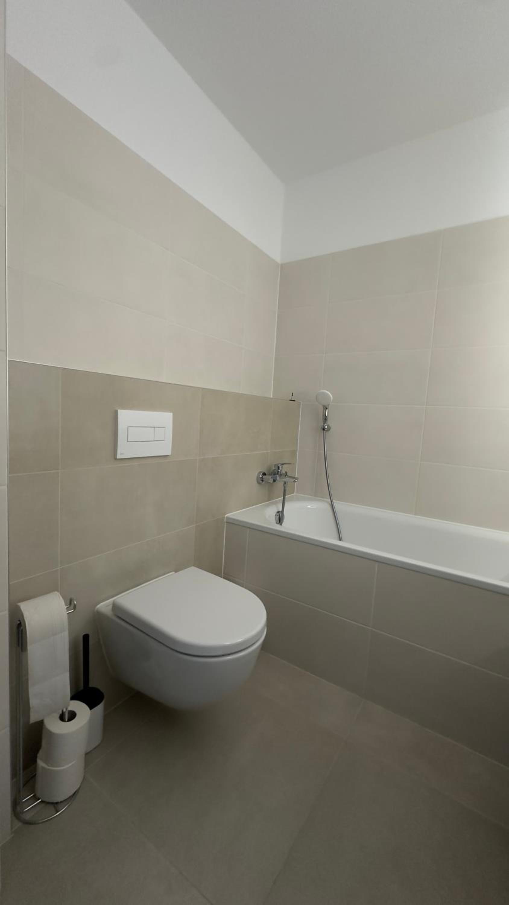 Magnolia Terrace Apart - FREE PARKING, Family & Sport Friendly Area