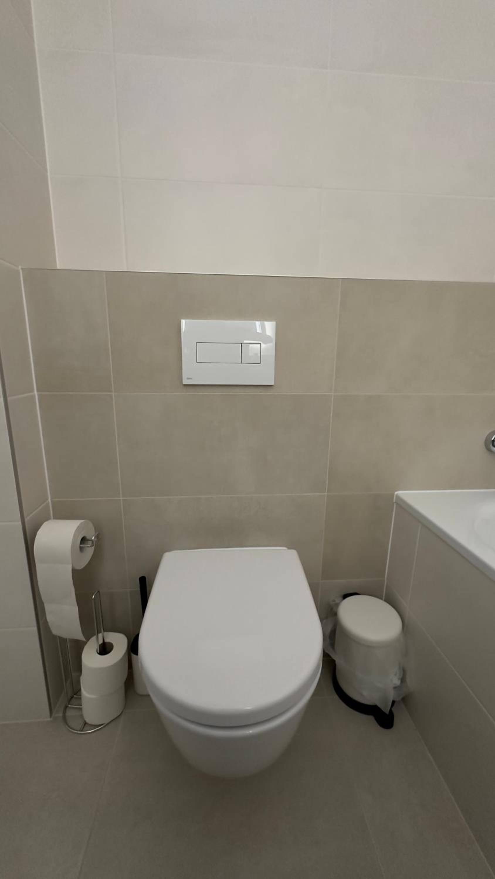 Magnolia Terrace Apart - FREE PARKING, Family & Sport Friendly Area