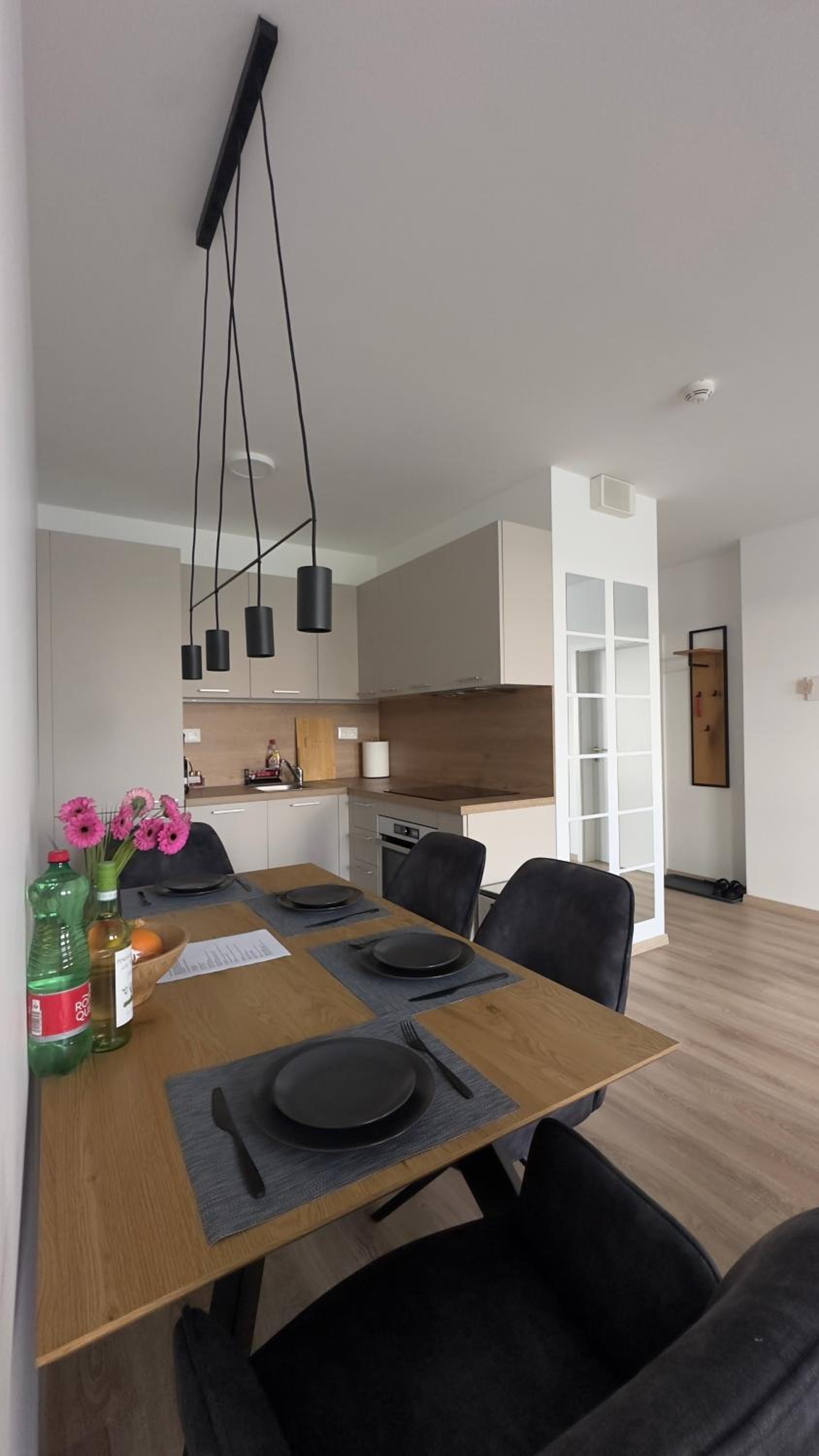 Magnolia Terrace Apart - FREE PARKING, Family & Sport Friendly Area