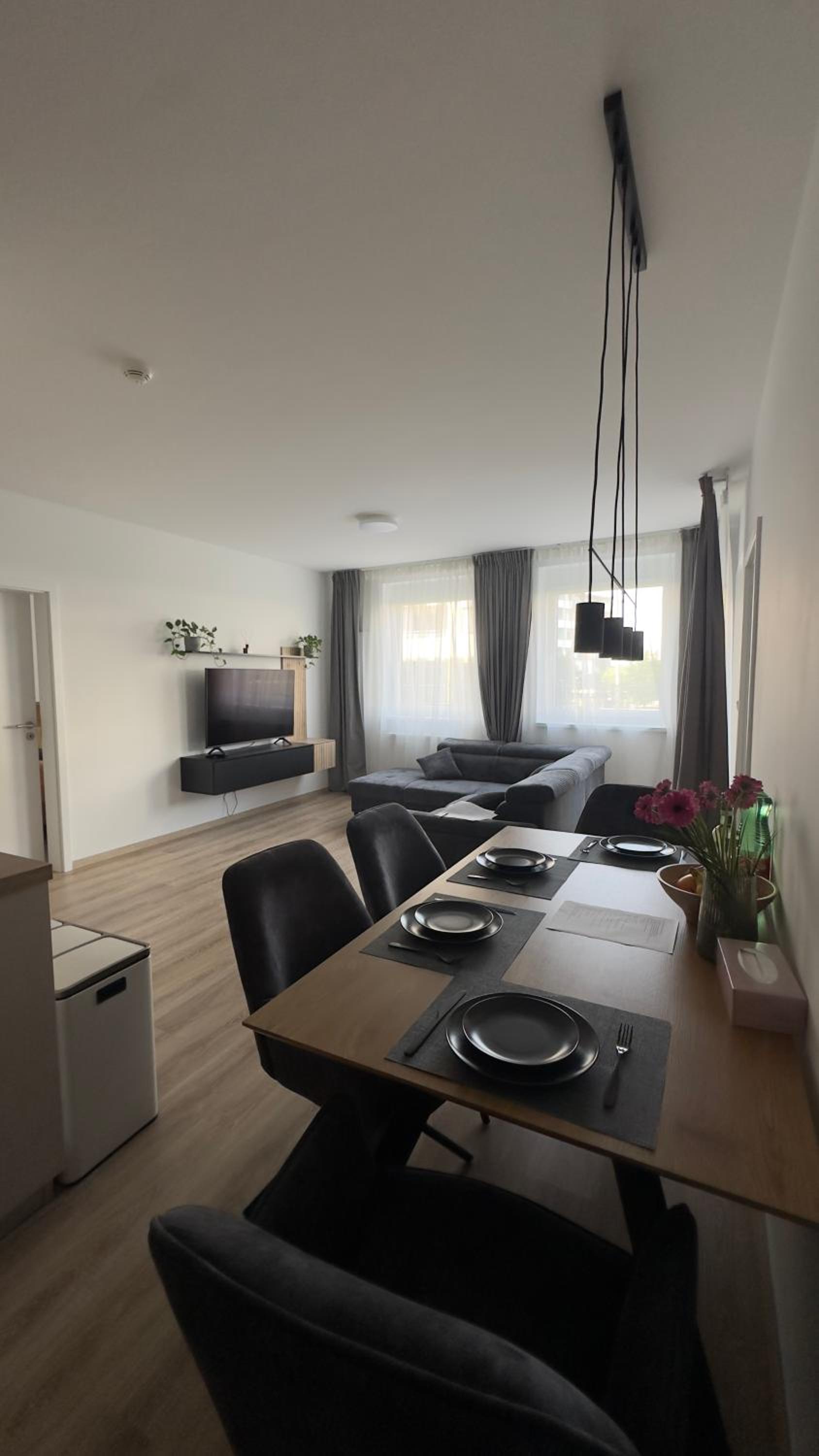 Magnolia Terrace Apart - FREE PARKING, Family & Sport Friendly Area
