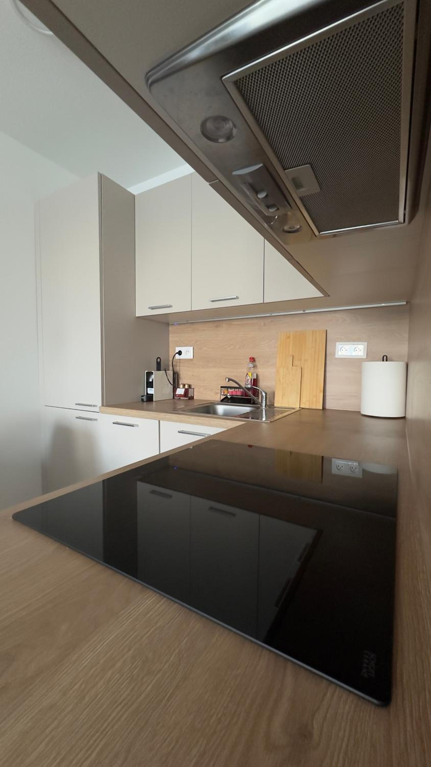 Magnolia Terrace Apart - FREE PARKING, Family & Sport Friendly Area