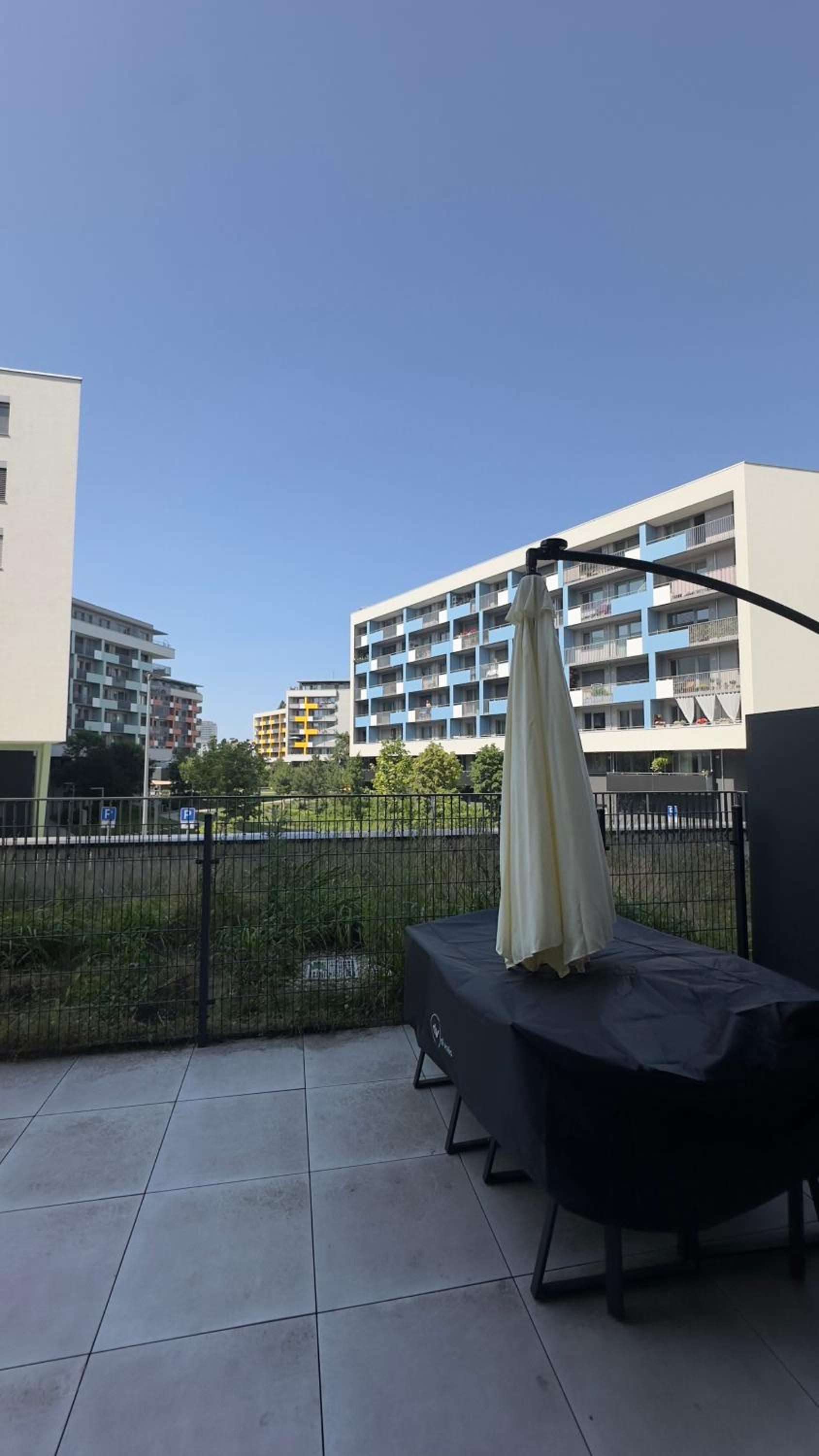 Magnolia Terrace Apart - FREE PARKING, Family & Sport Friendly Area
