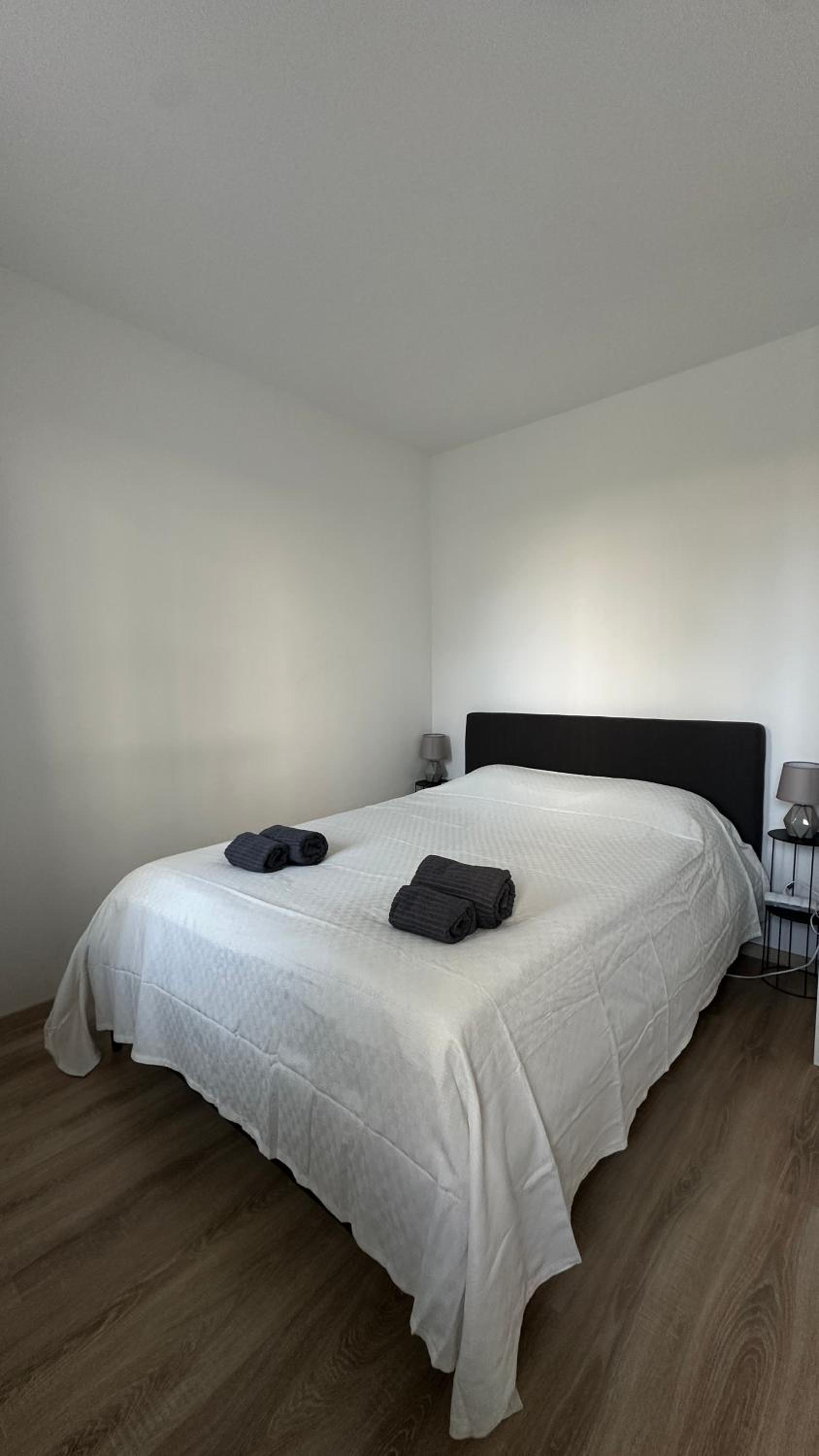 Magnolia Terrace Apart - FREE PARKING, Family & Sport Friendly Area
