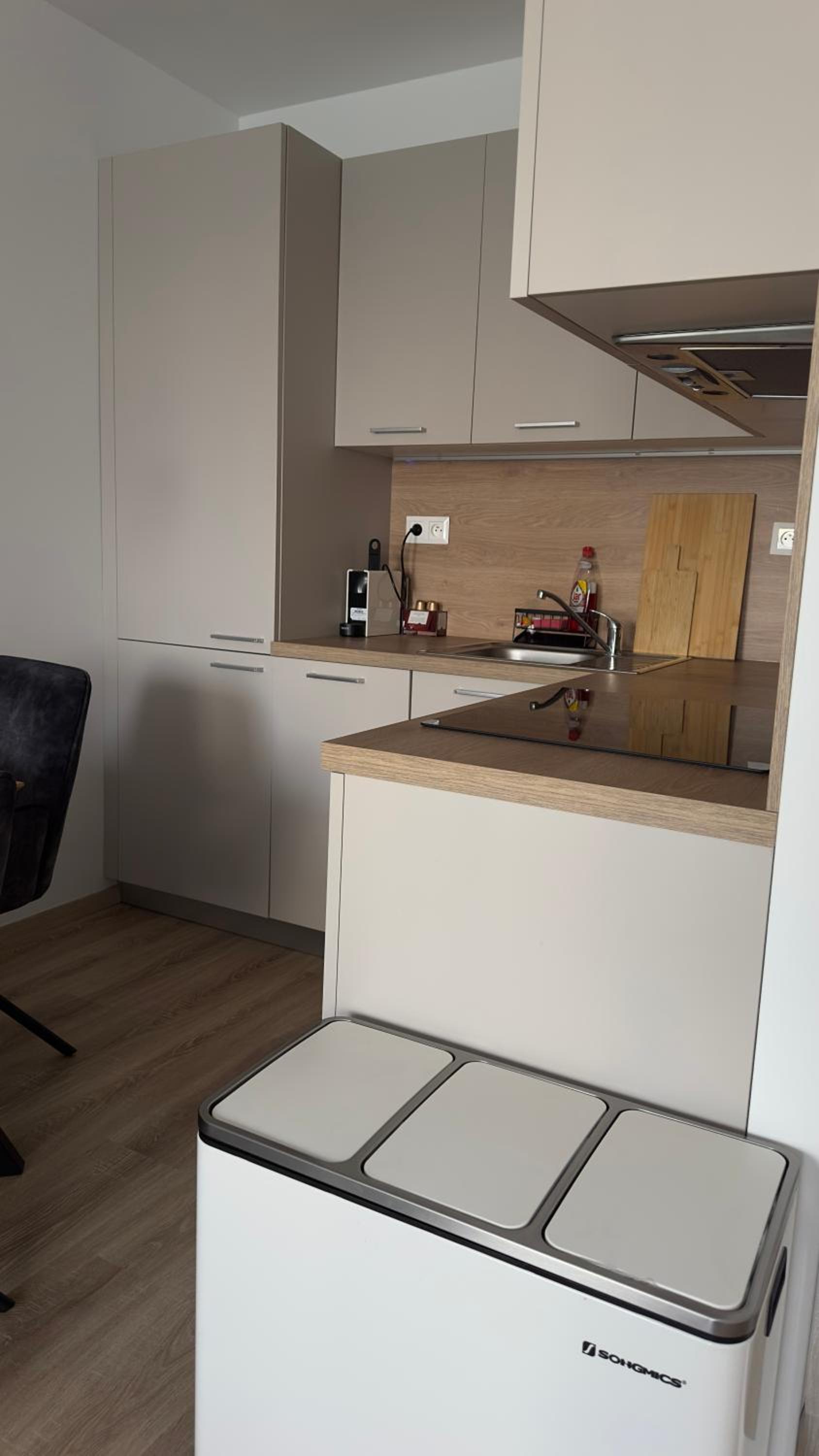 Magnolia Terrace Apart - FREE PARKING, Family & Sport Friendly Area