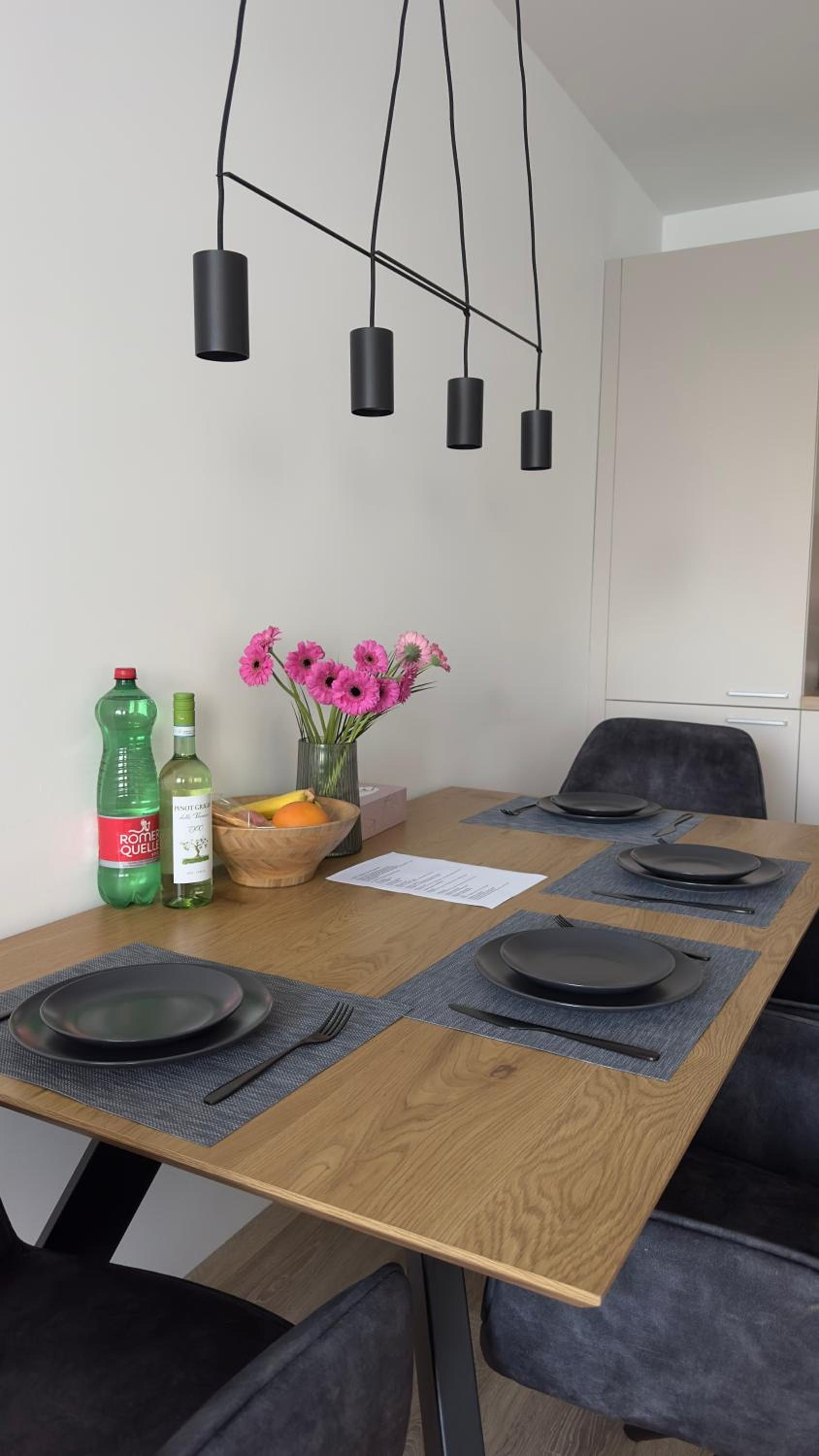 Magnolia Terrace Apart - FREE PARKING, Family & Sport Friendly Area