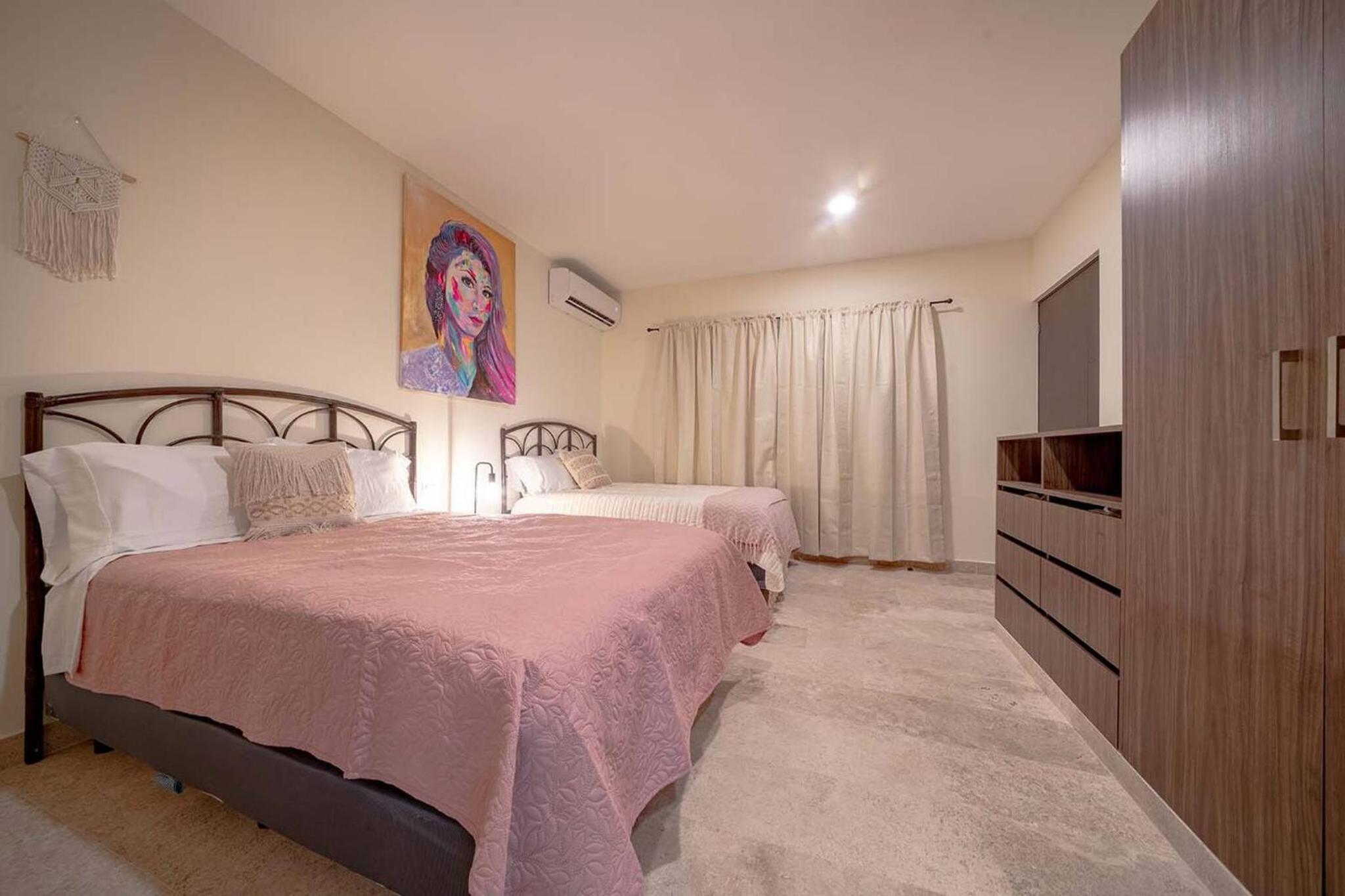 Condo Verde Oasis - Central 2 bedroom with pool, gym, private terrace - At Veranto Condos