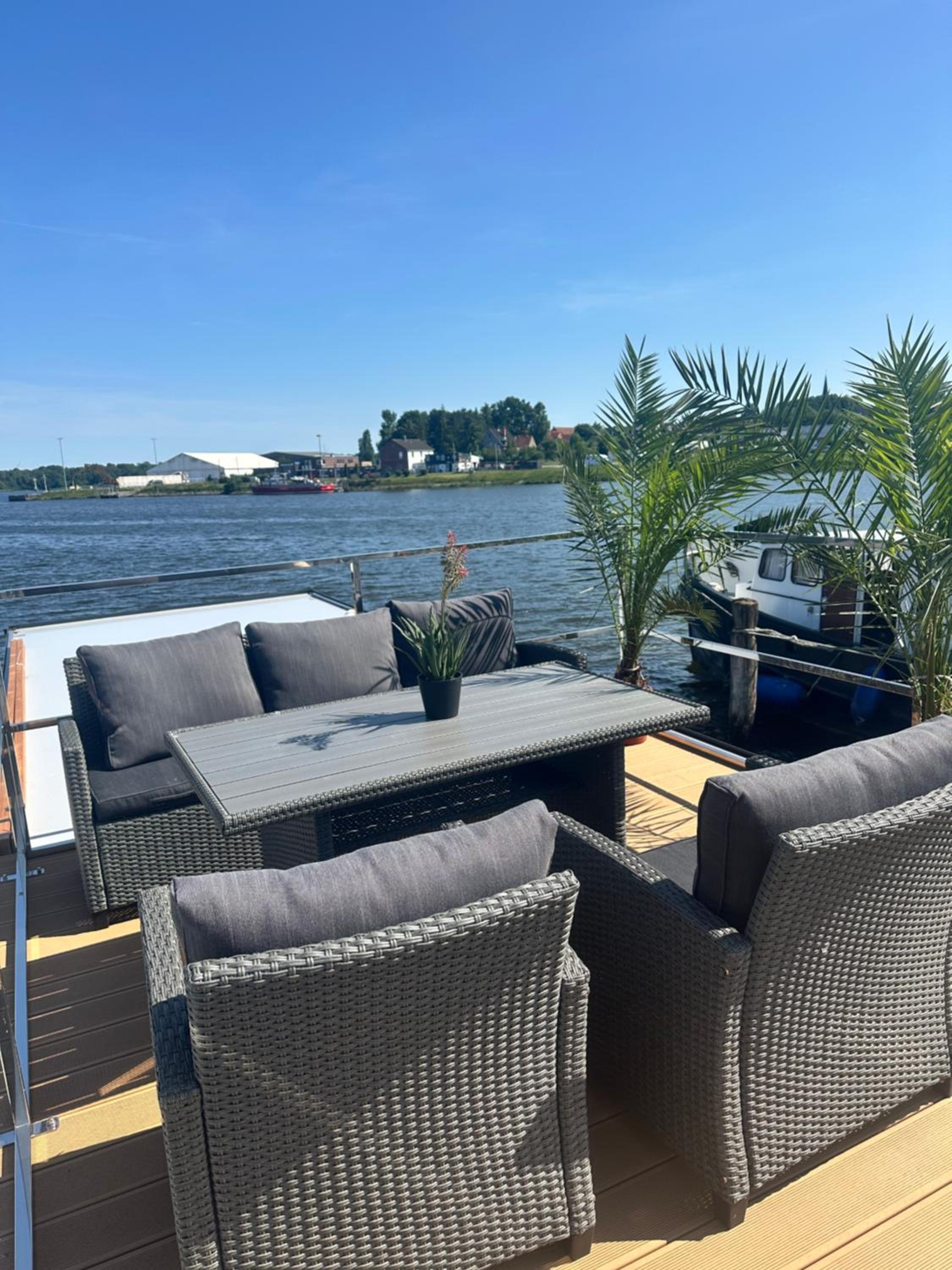 Hausboot Wasservilla