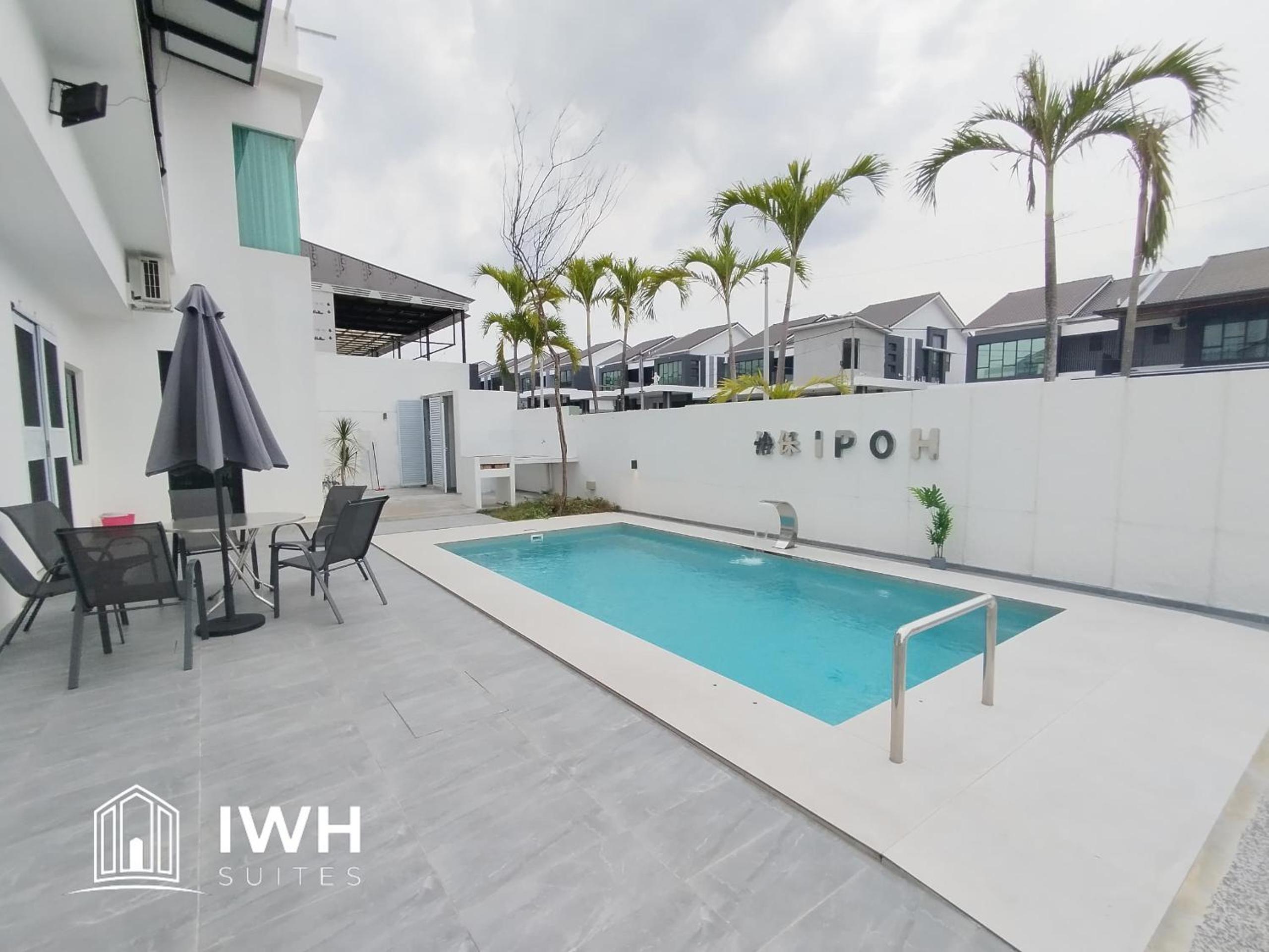 Ipoh Lahat Mines Private Pool Lake Villa by IWH Suites