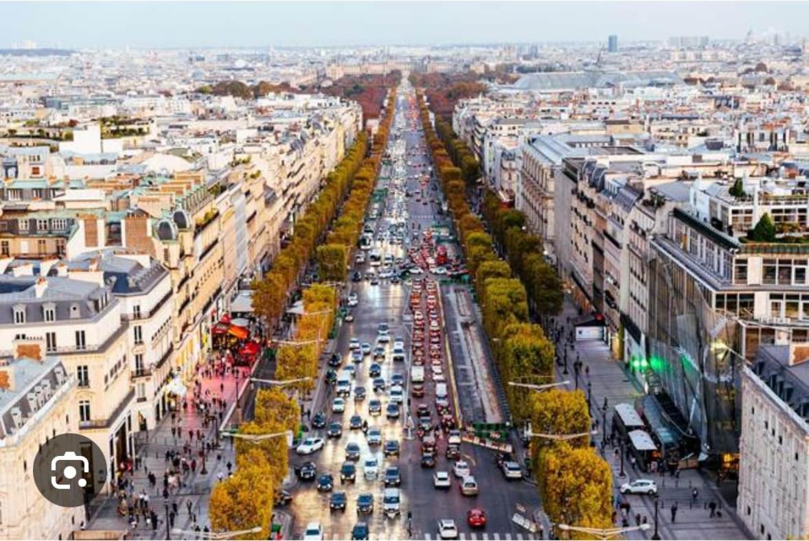 Champs-Elysées