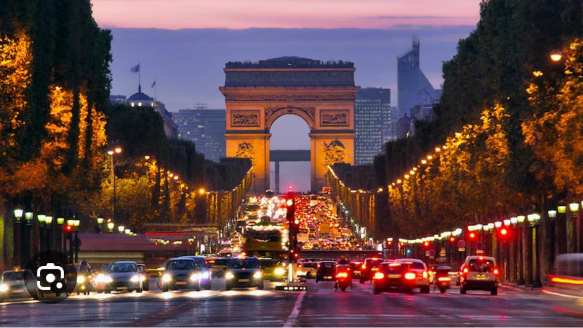 Champs-Elysées