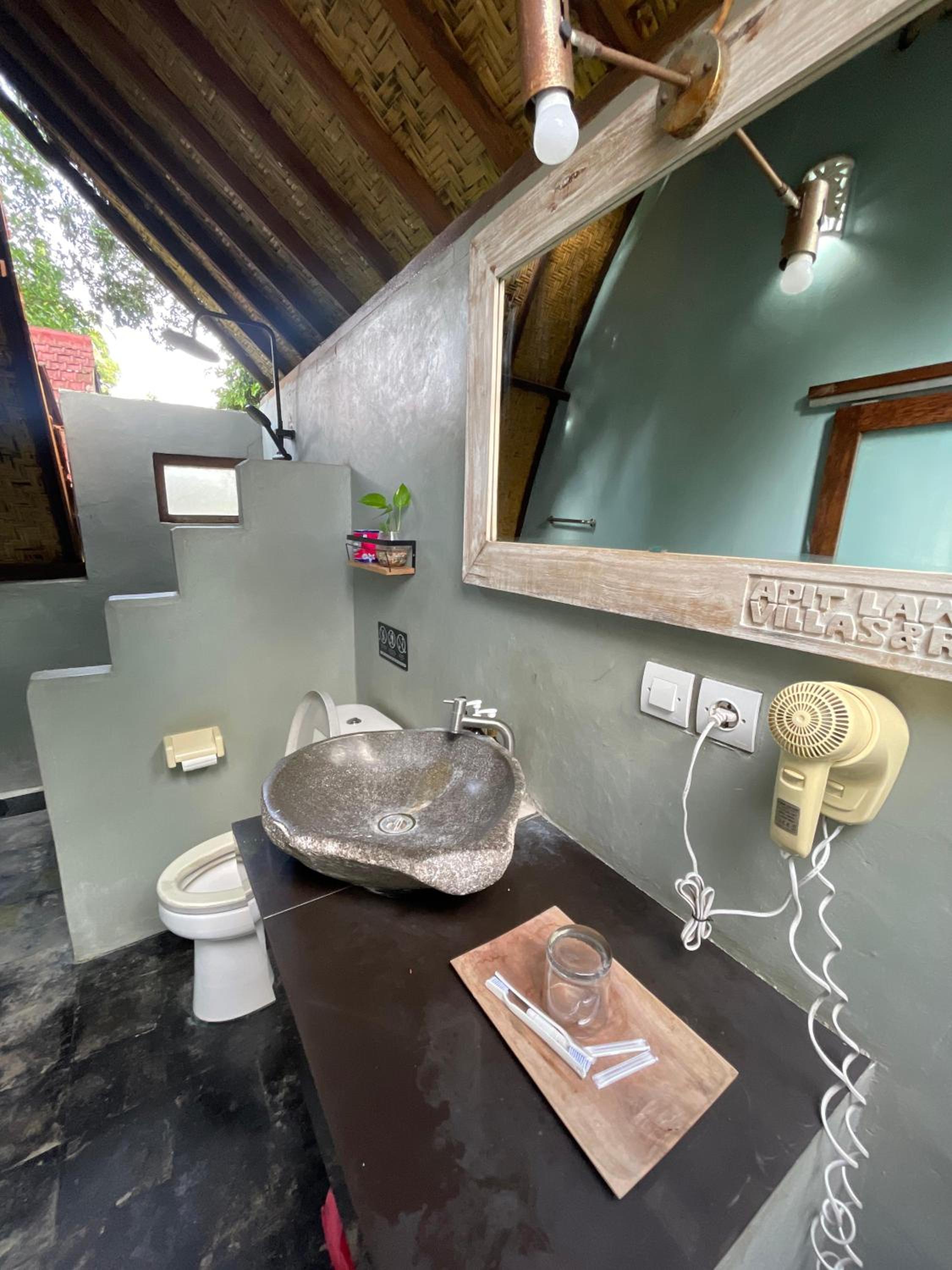 Apit Lawang Villas