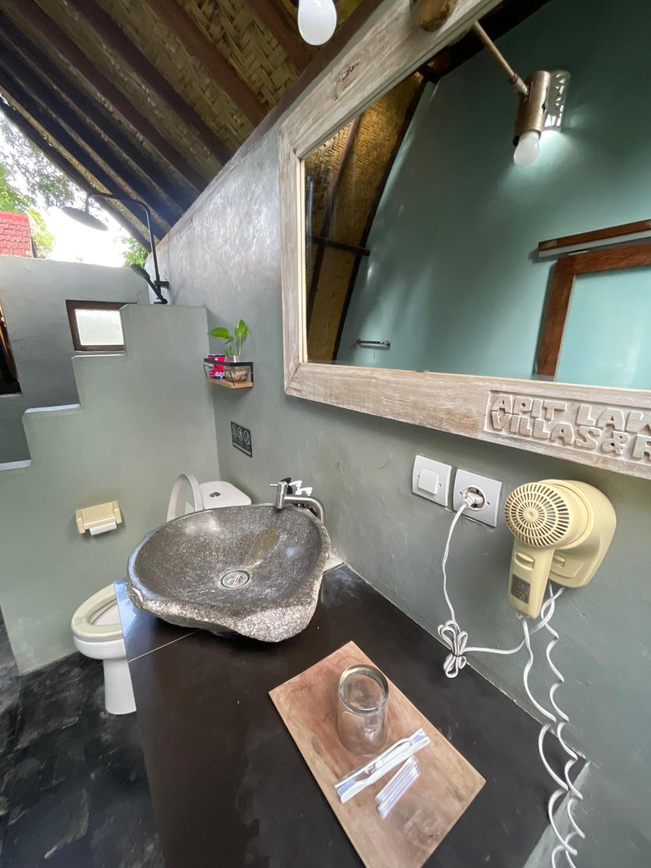 Apit Lawang Villas