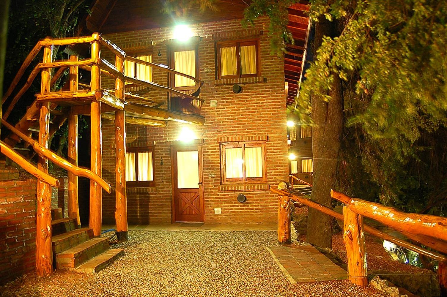 Cabañas Detras del Ciprés