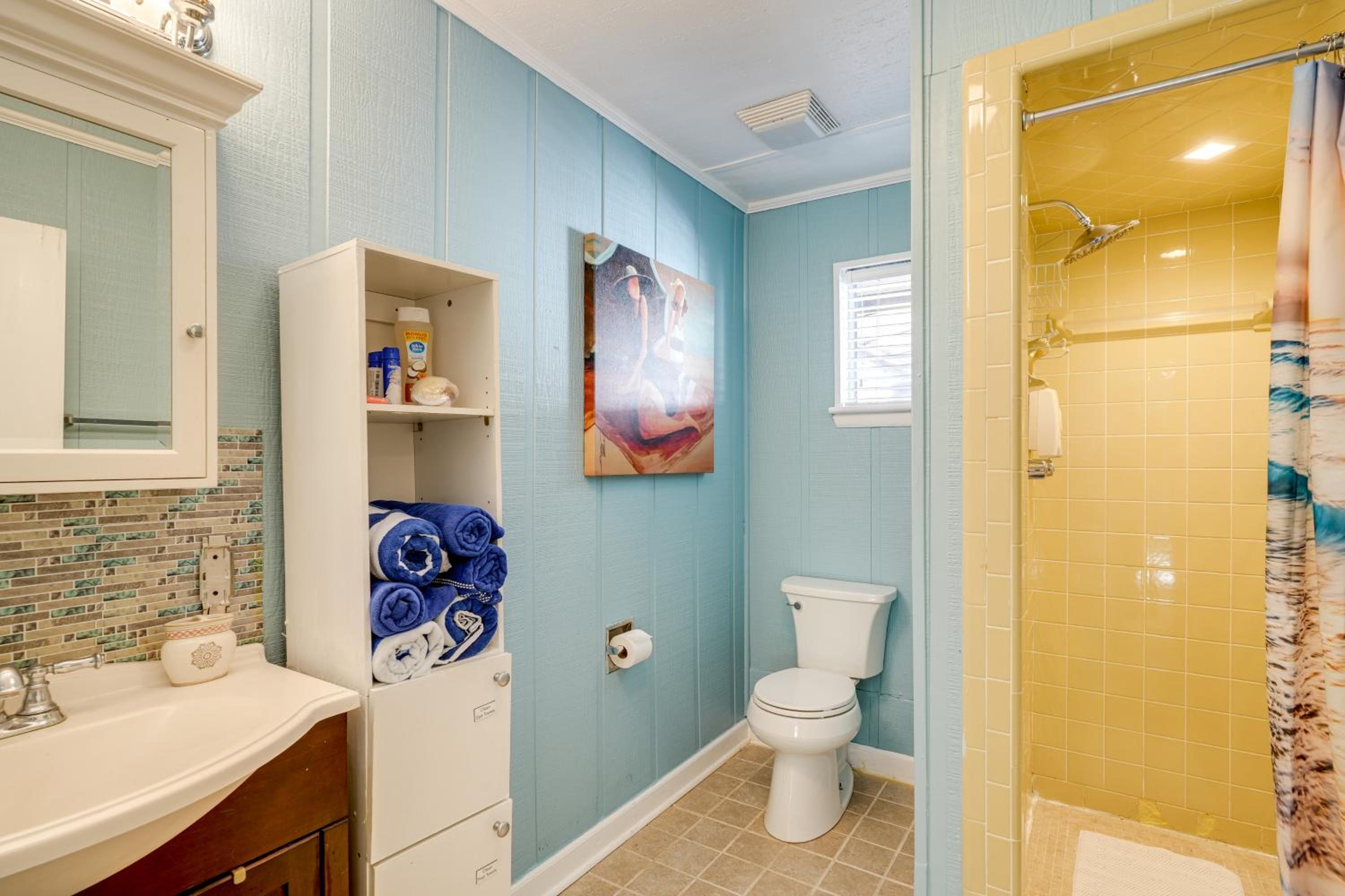 4 Mi to Downtown Chattanooga Vibrant Studio