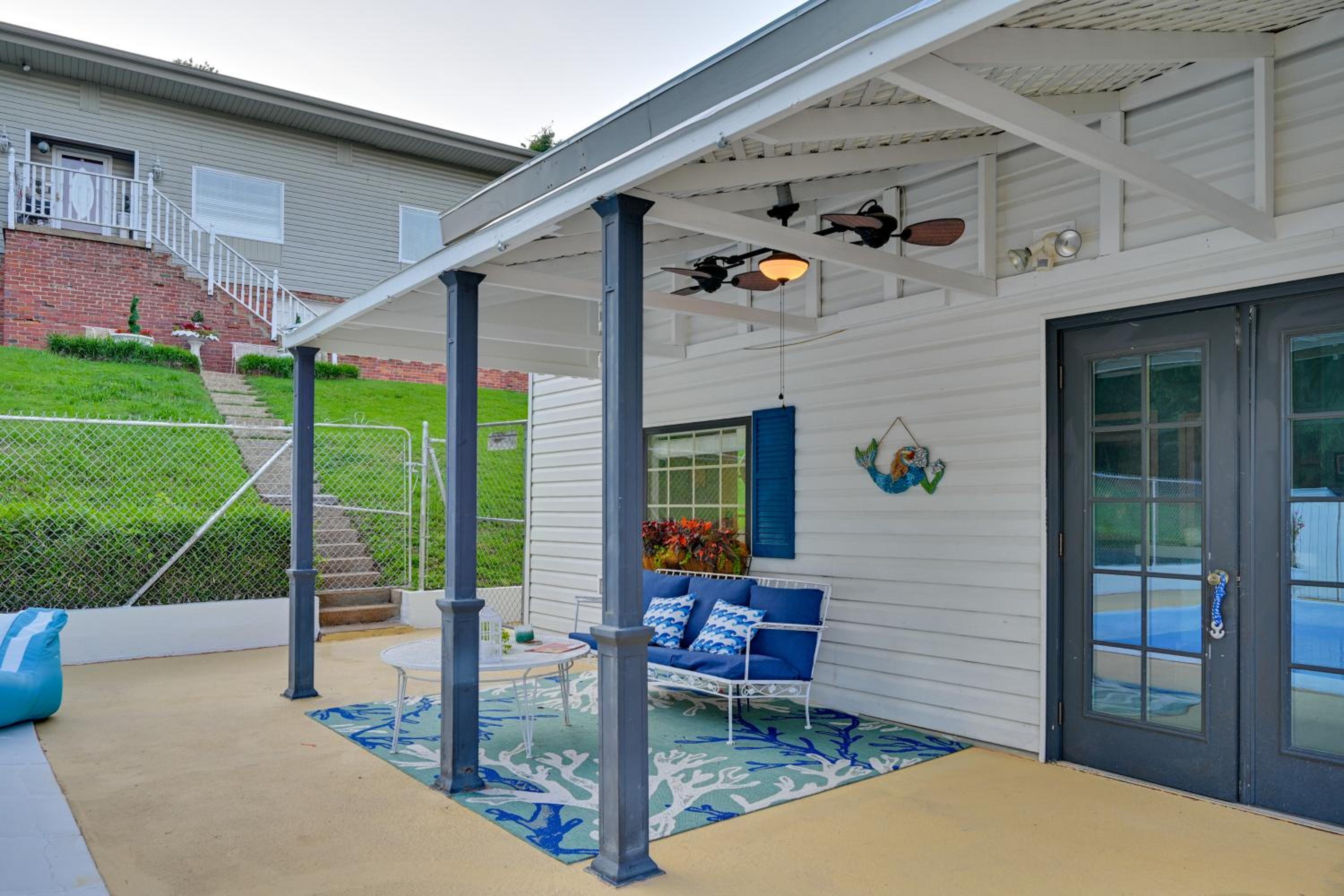 4 Mi to Downtown Chattanooga Vibrant Studio