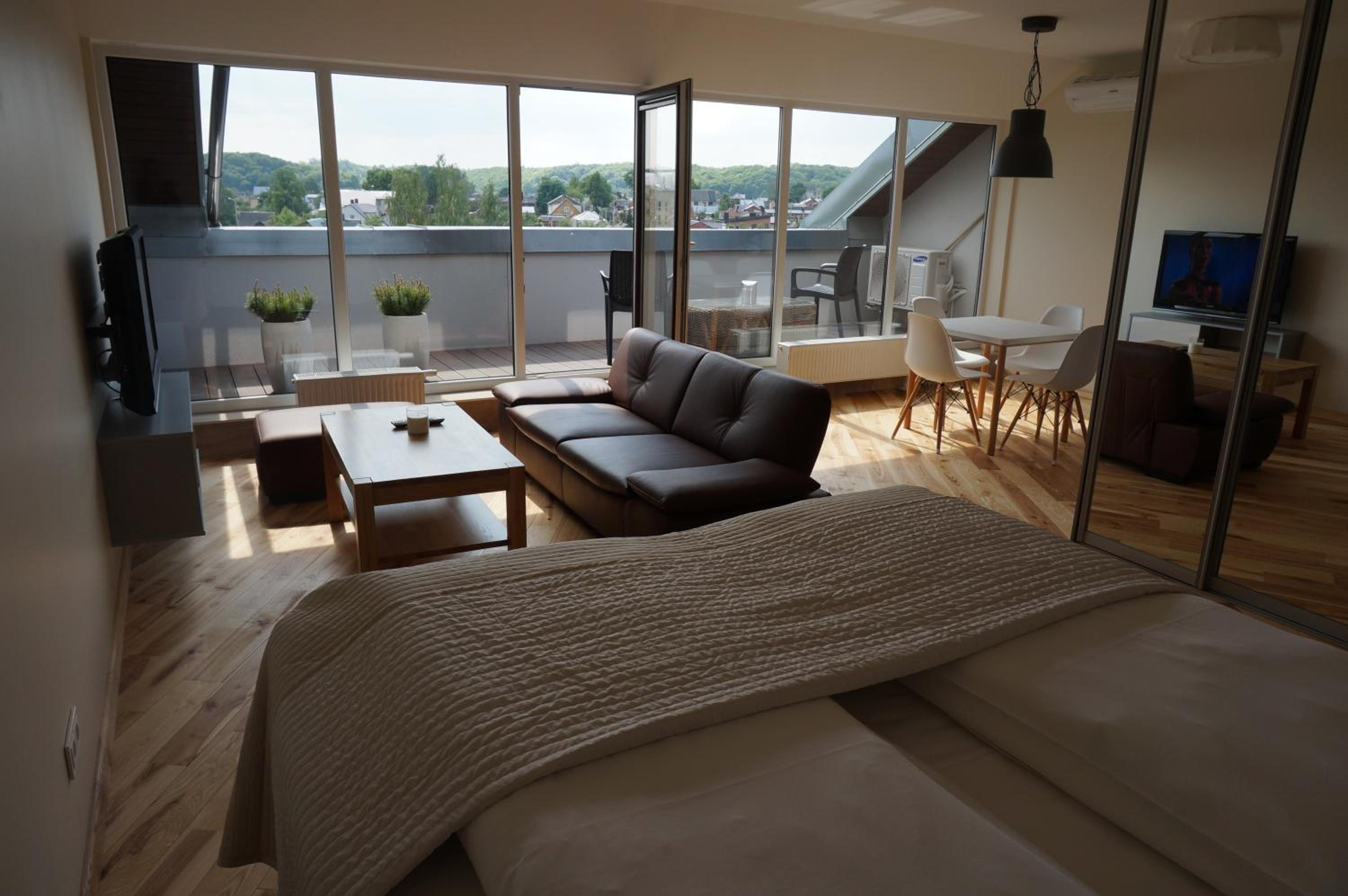 Napoleon Hill Apartment view 5