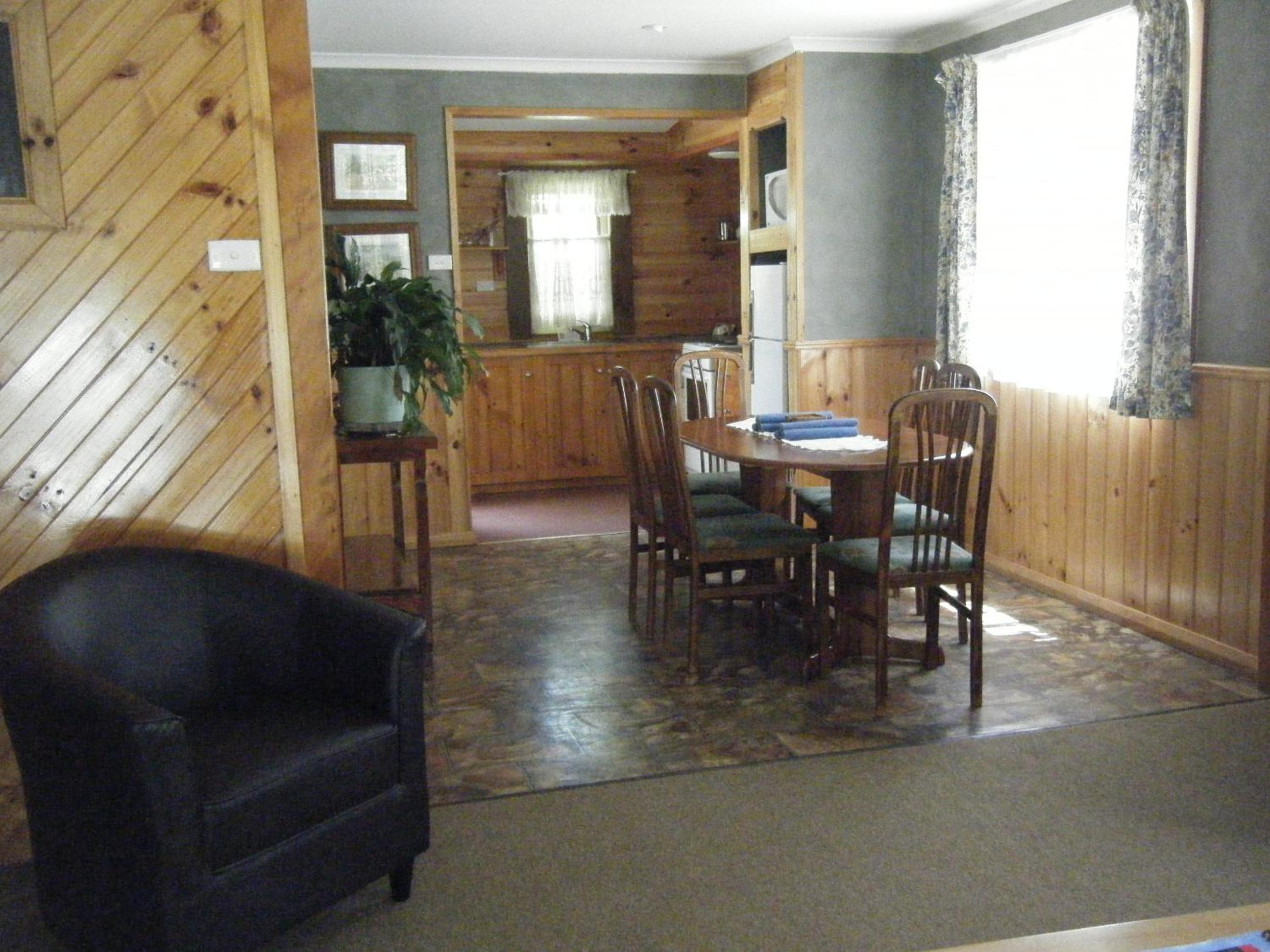 Strahan Retreat Holiday Park