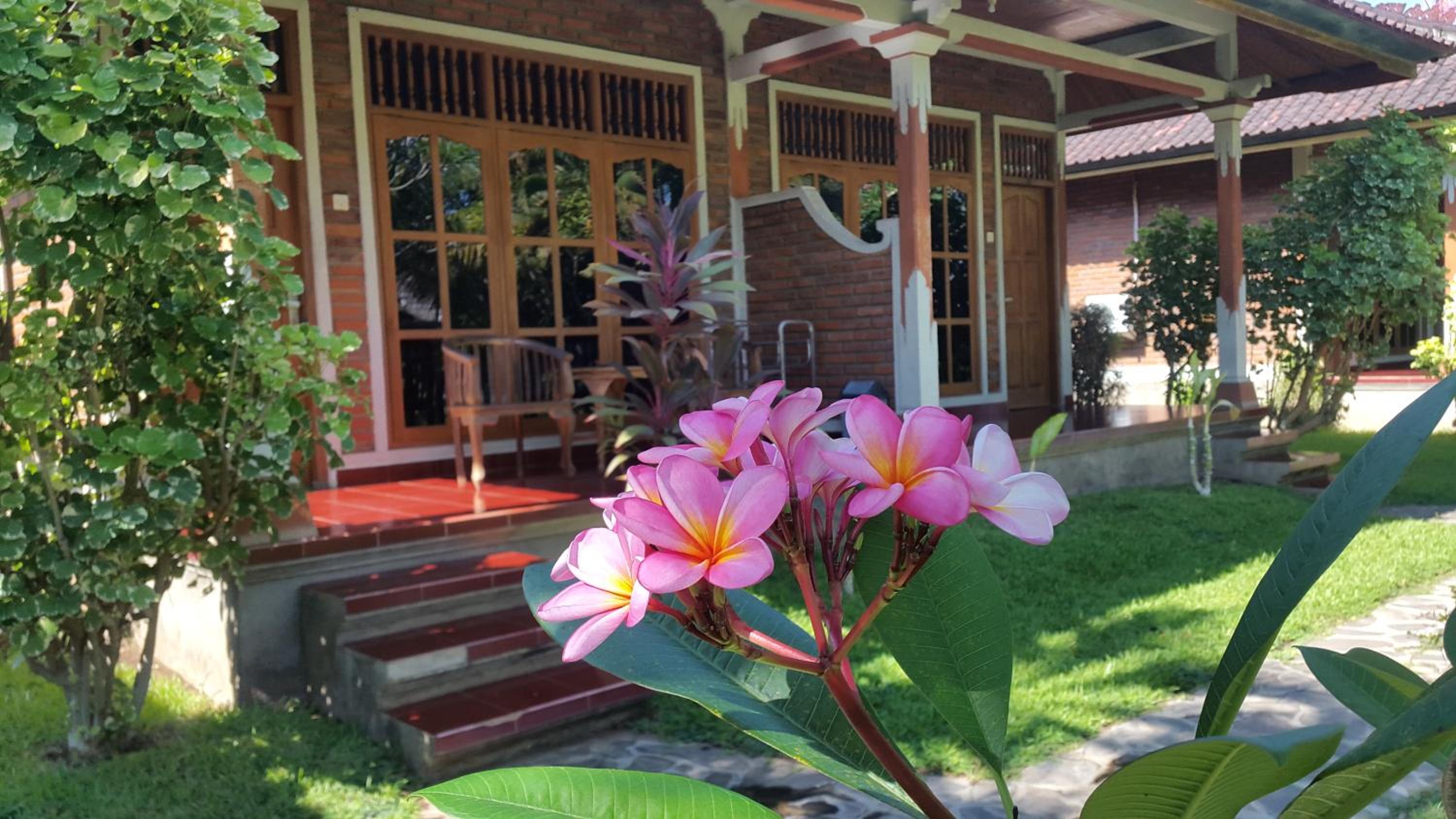 Bayumantra Bungalows