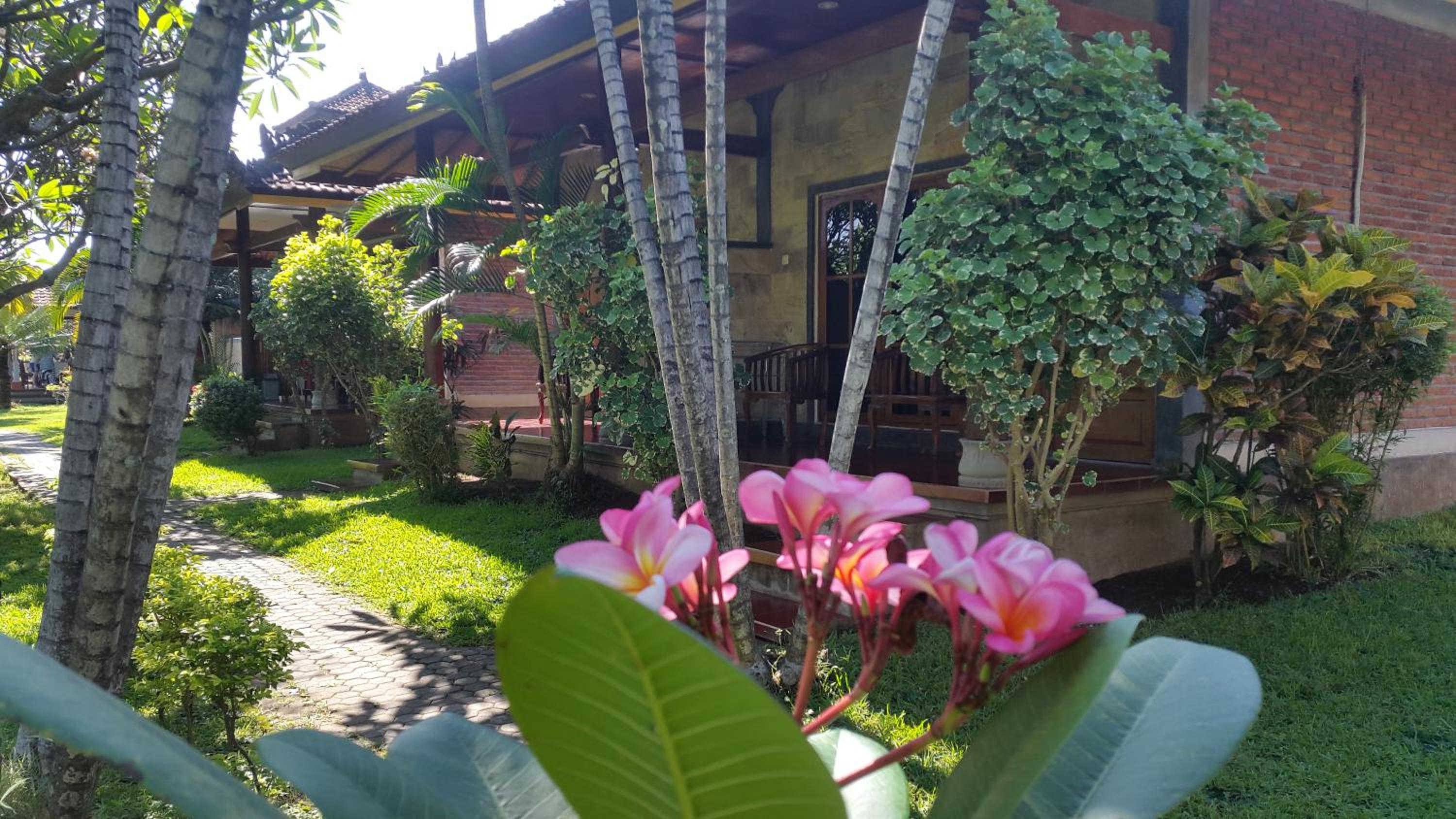 Bayumantra Bungalows