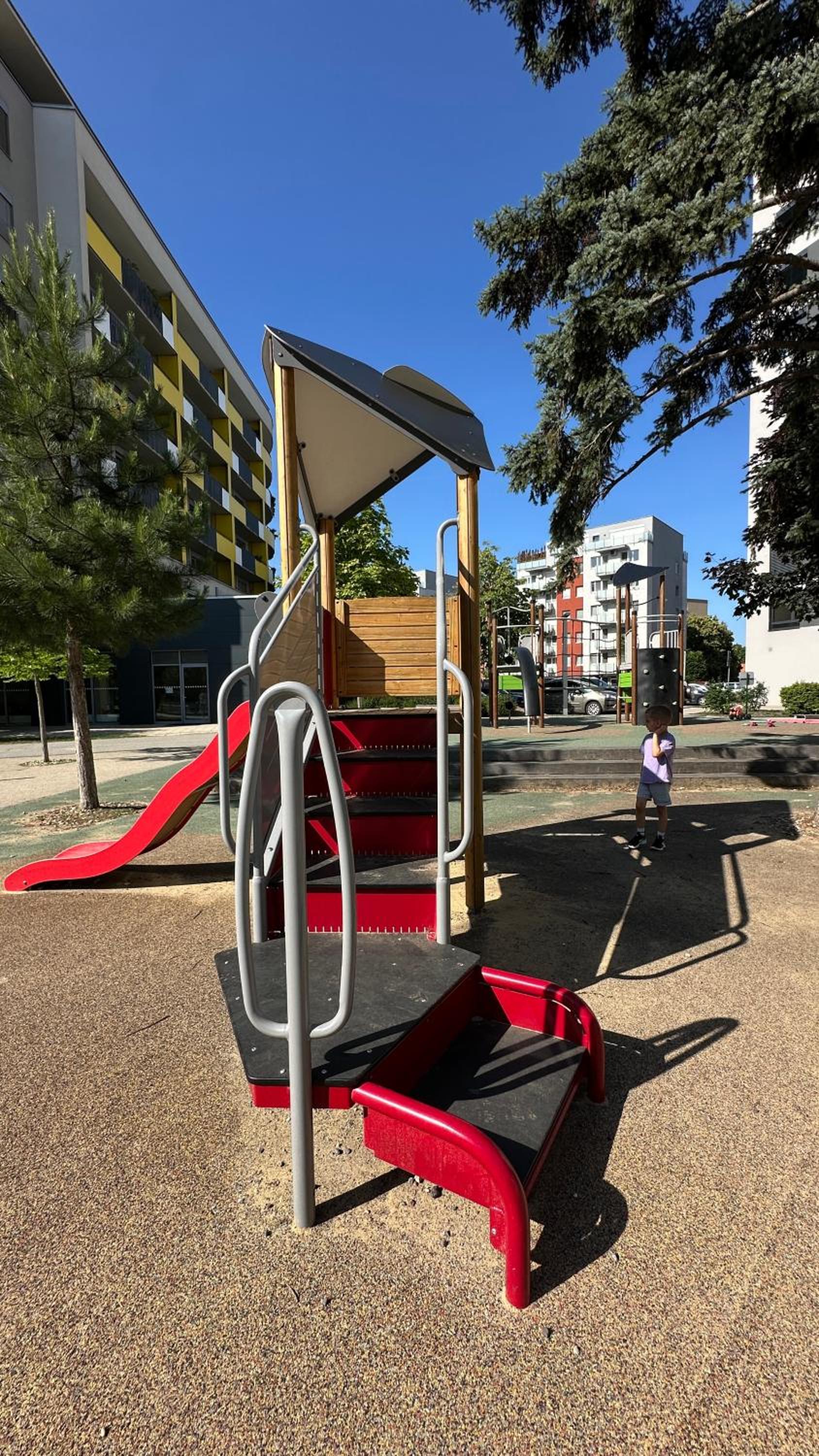 Magnolia Terrace Apart - FREE PARKING, Family & Sport Friendly Area