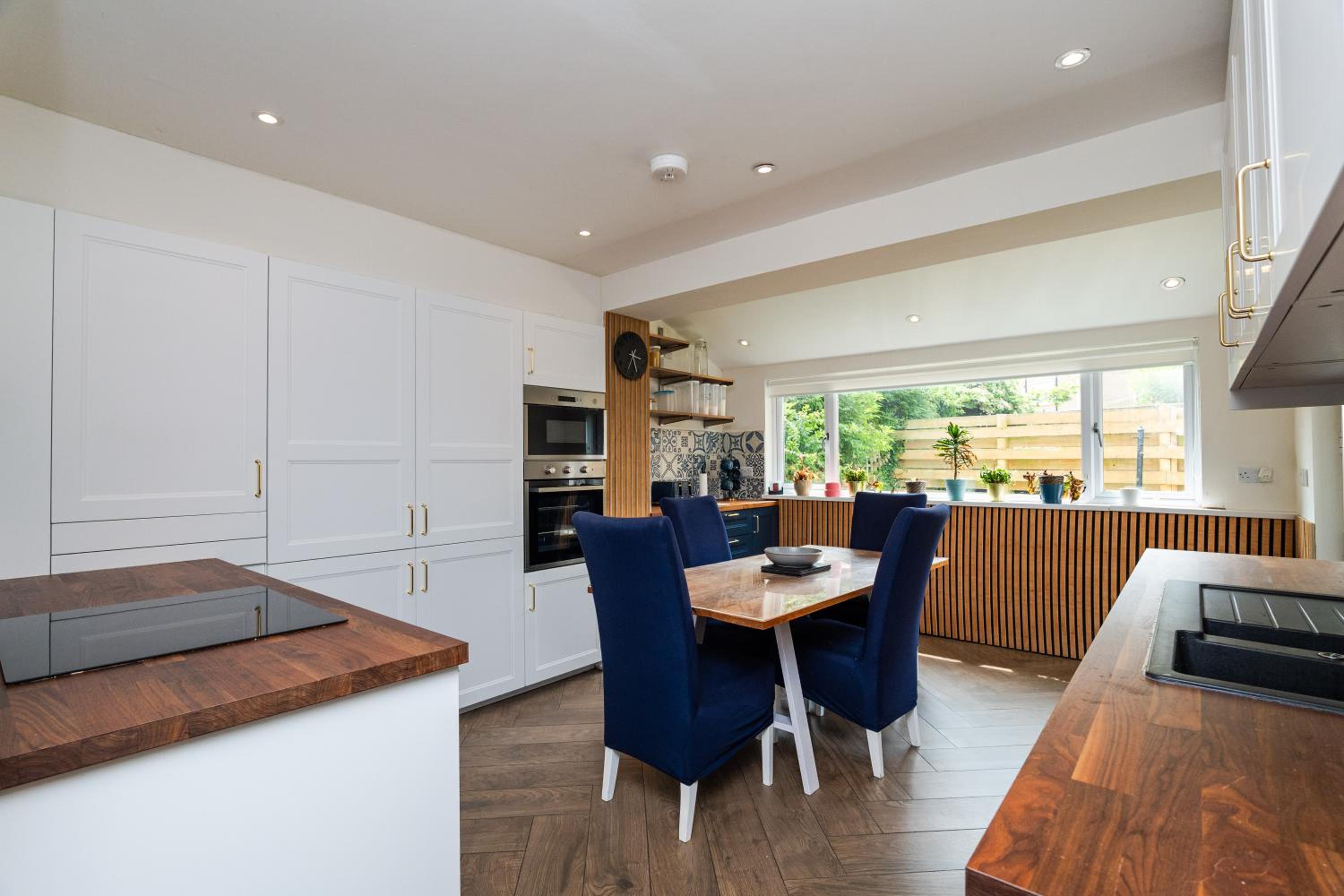 3 Bed House-Free Parking