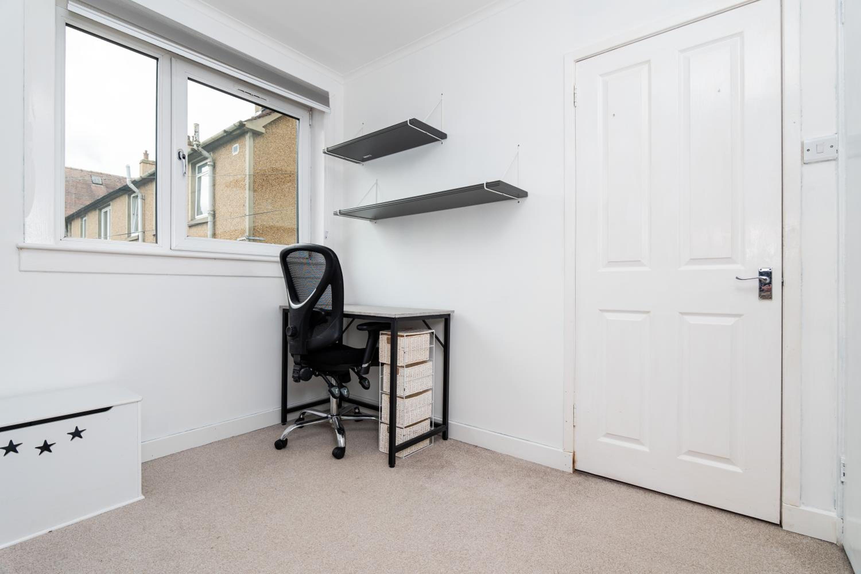 3 Bed House-Free Parking