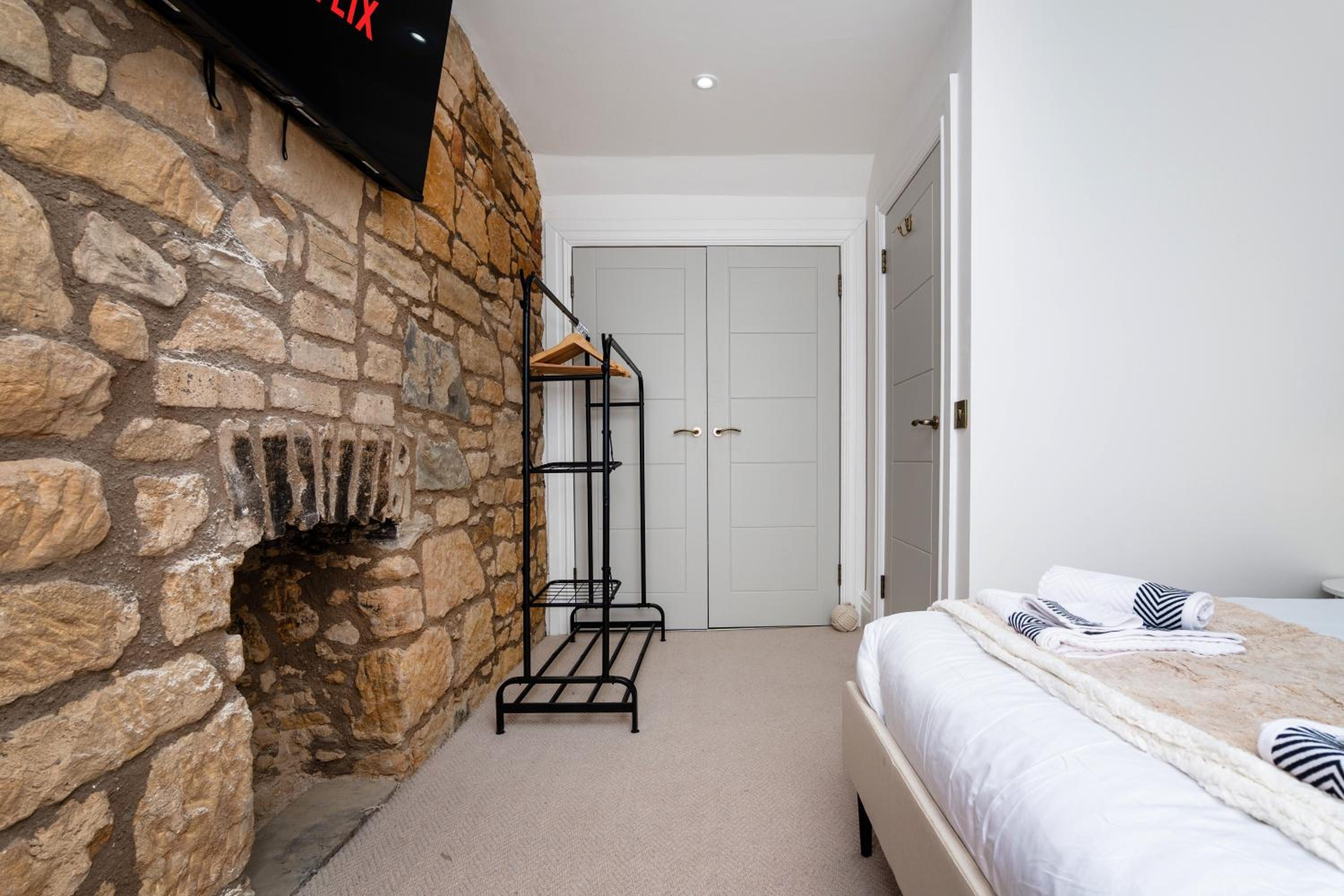 2 Bedroom Cottage-Free Parking