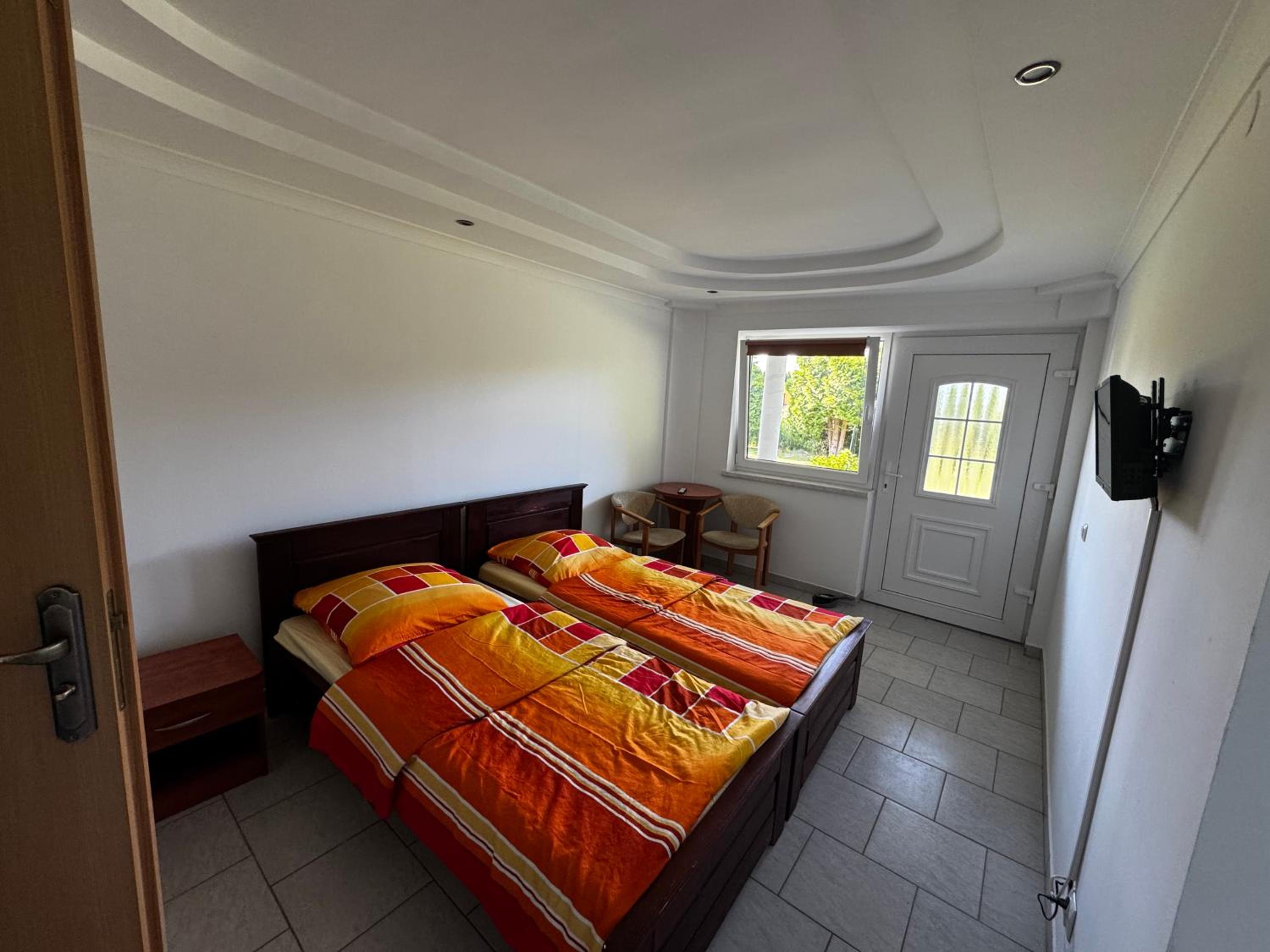 Photo 4