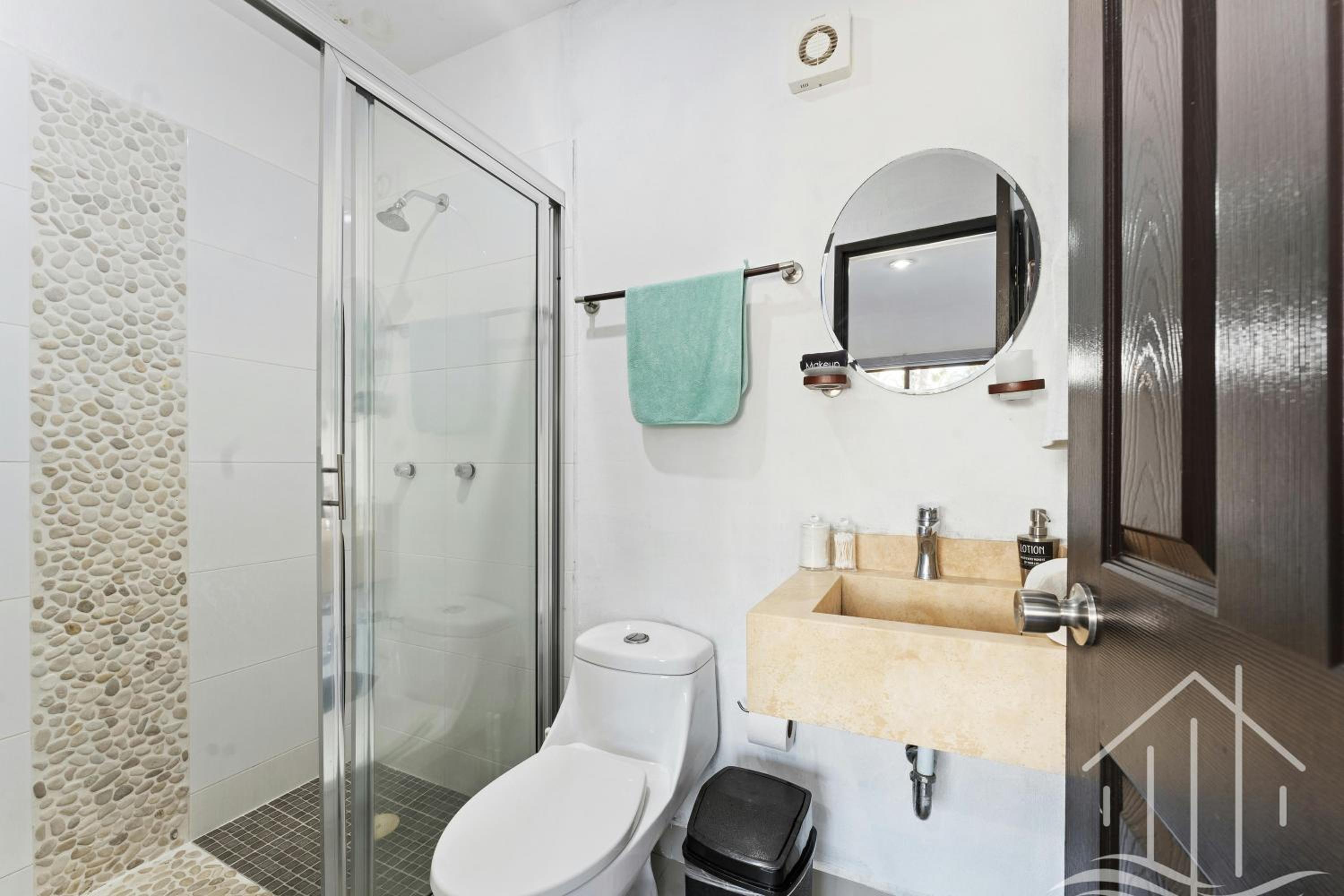 Promo-Pool-Sleep 6-Near Beach Water Park-Gated